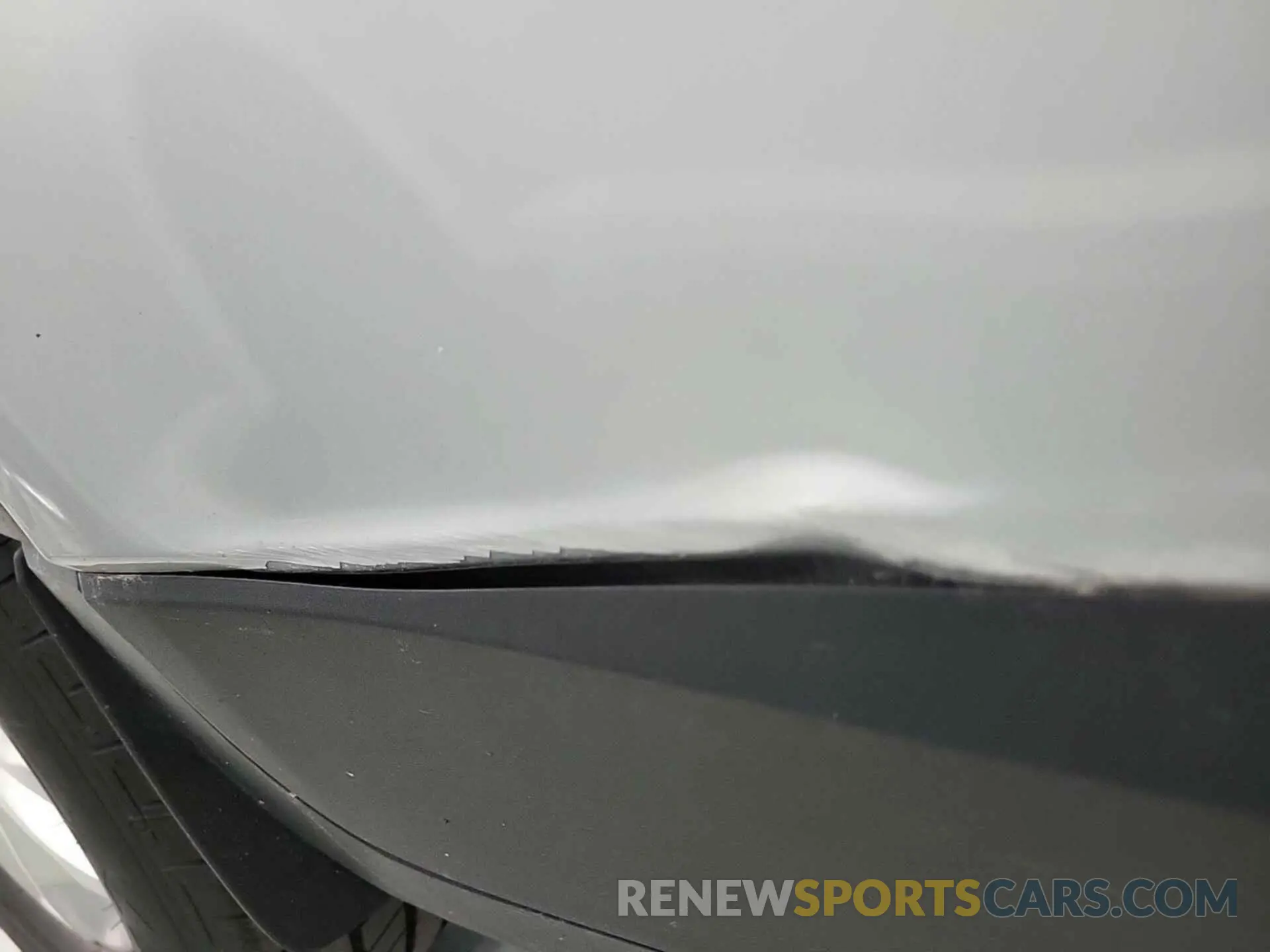 27 Photograph of a damaged car 1GNEVGKW0MJ158671 CHEVROLET TRAVERSE 2021