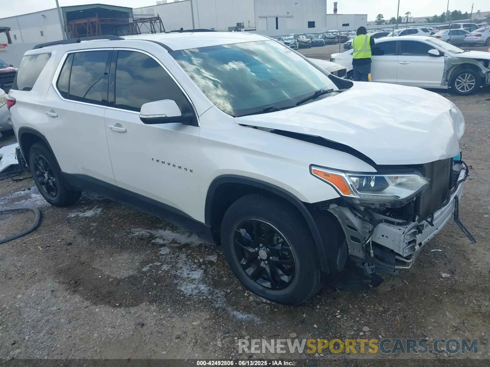 1 Photograph of a damaged car 1GNEVGKW0MJ211630 CHEVROLET TRAVERSE 2021