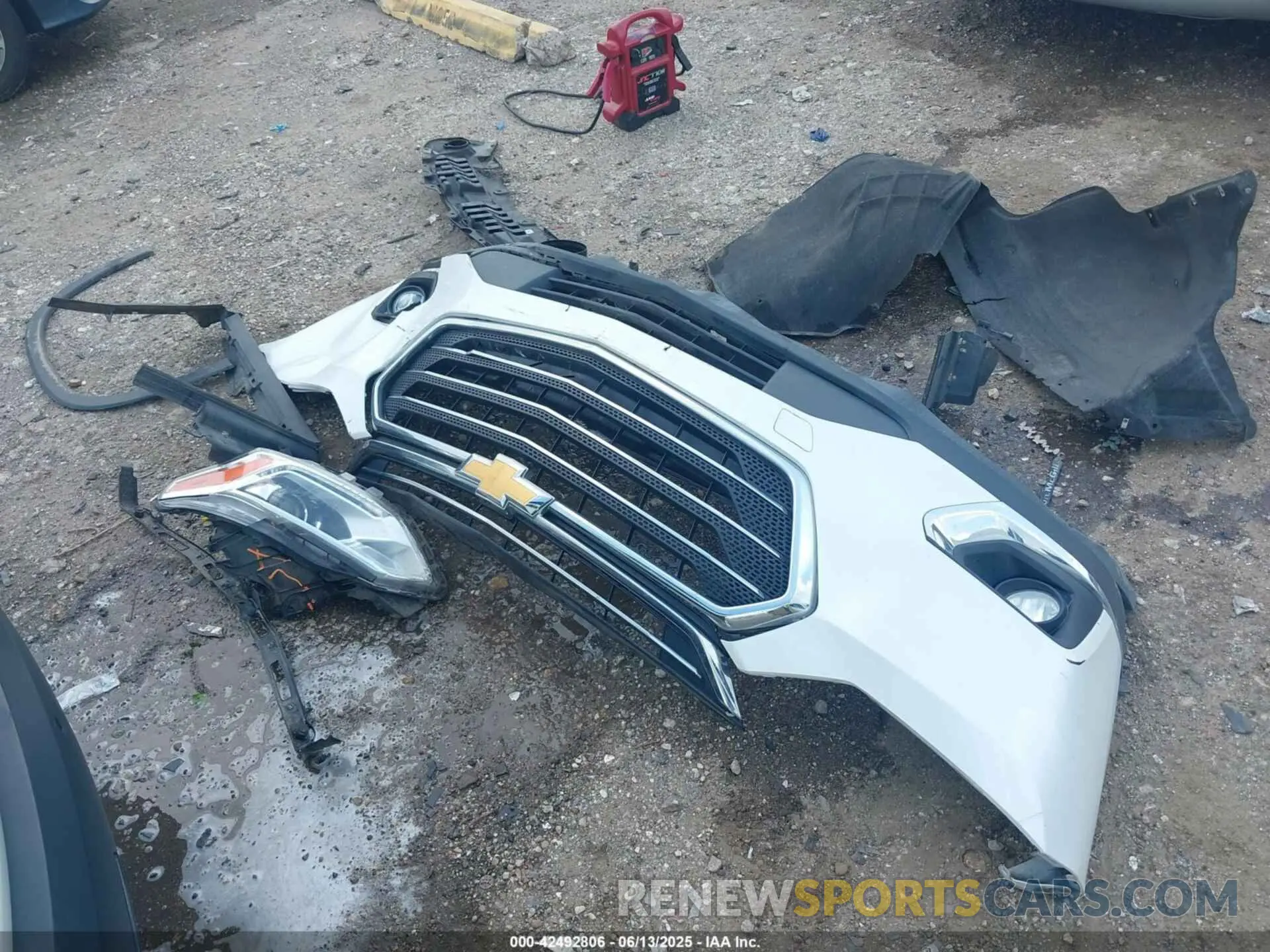 18 Photograph of a damaged car 1GNEVGKW0MJ211630 CHEVROLET TRAVERSE 2021