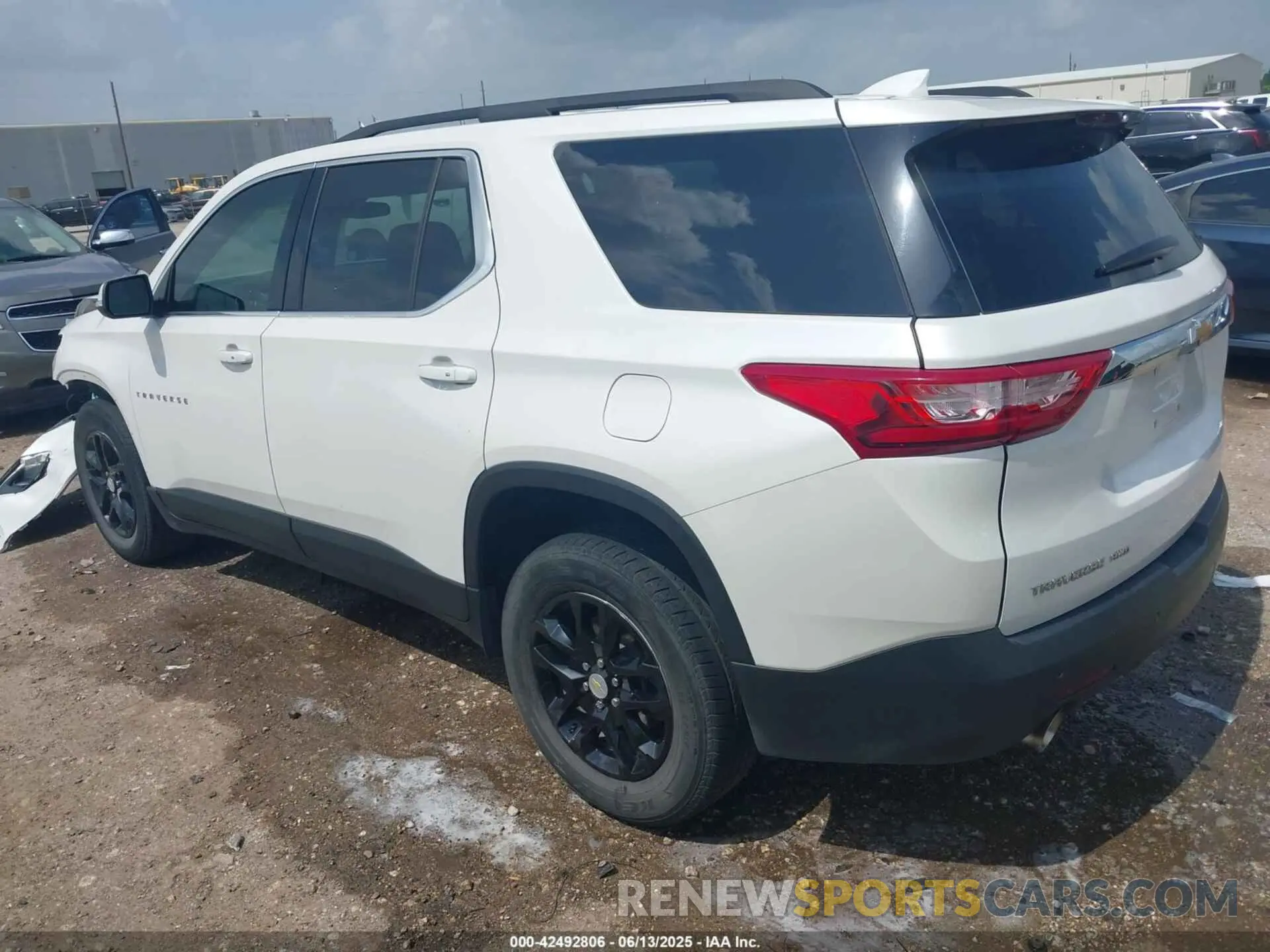 3 Photograph of a damaged car 1GNEVGKW0MJ211630 CHEVROLET TRAVERSE 2021