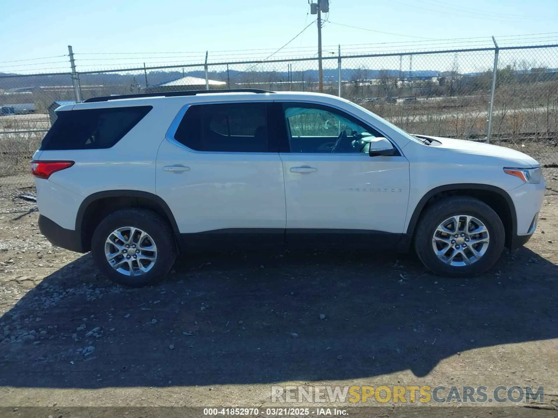 14 Photograph of a damaged car 1GNEVGKW0MJ260455 CHEVROLET TRAVERSE 2021