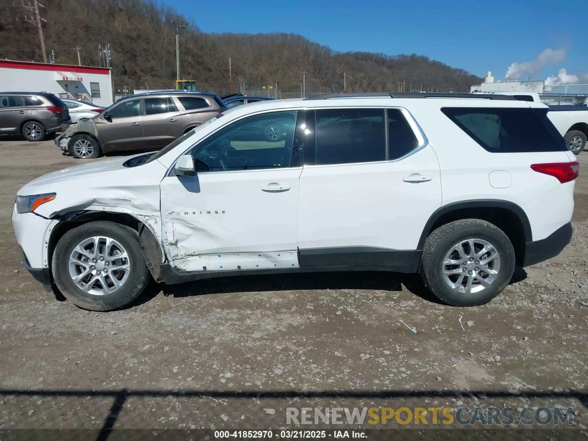 15 Photograph of a damaged car 1GNEVGKW0MJ260455 CHEVROLET TRAVERSE 2021