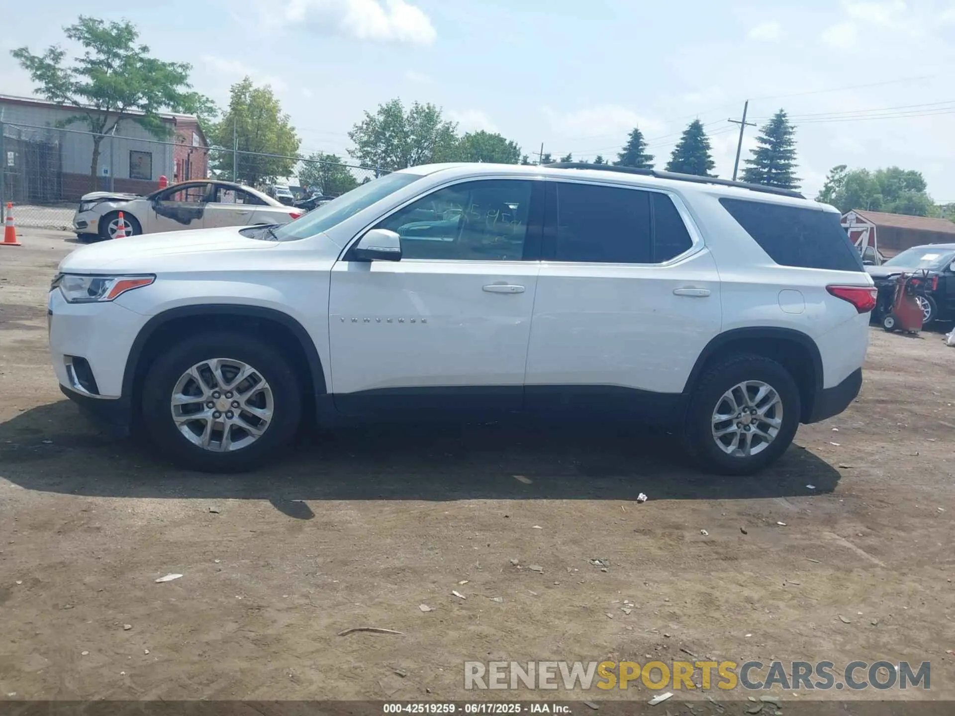 14 Photograph of a damaged car 1GNEVGKW1MJ141376 CHEVROLET TRAVERSE 2021