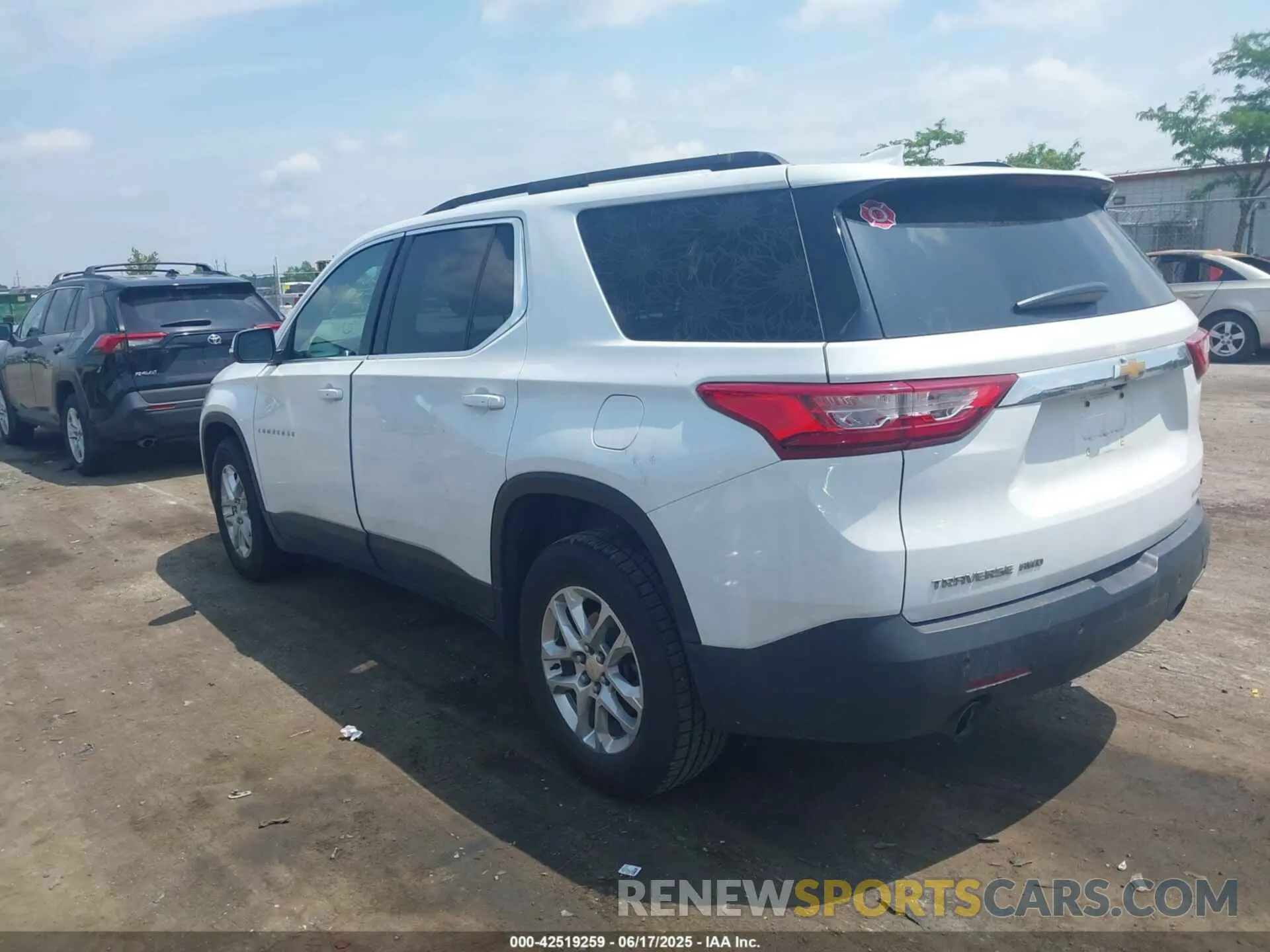 3 Photograph of a damaged car 1GNEVGKW1MJ141376 CHEVROLET TRAVERSE 2021