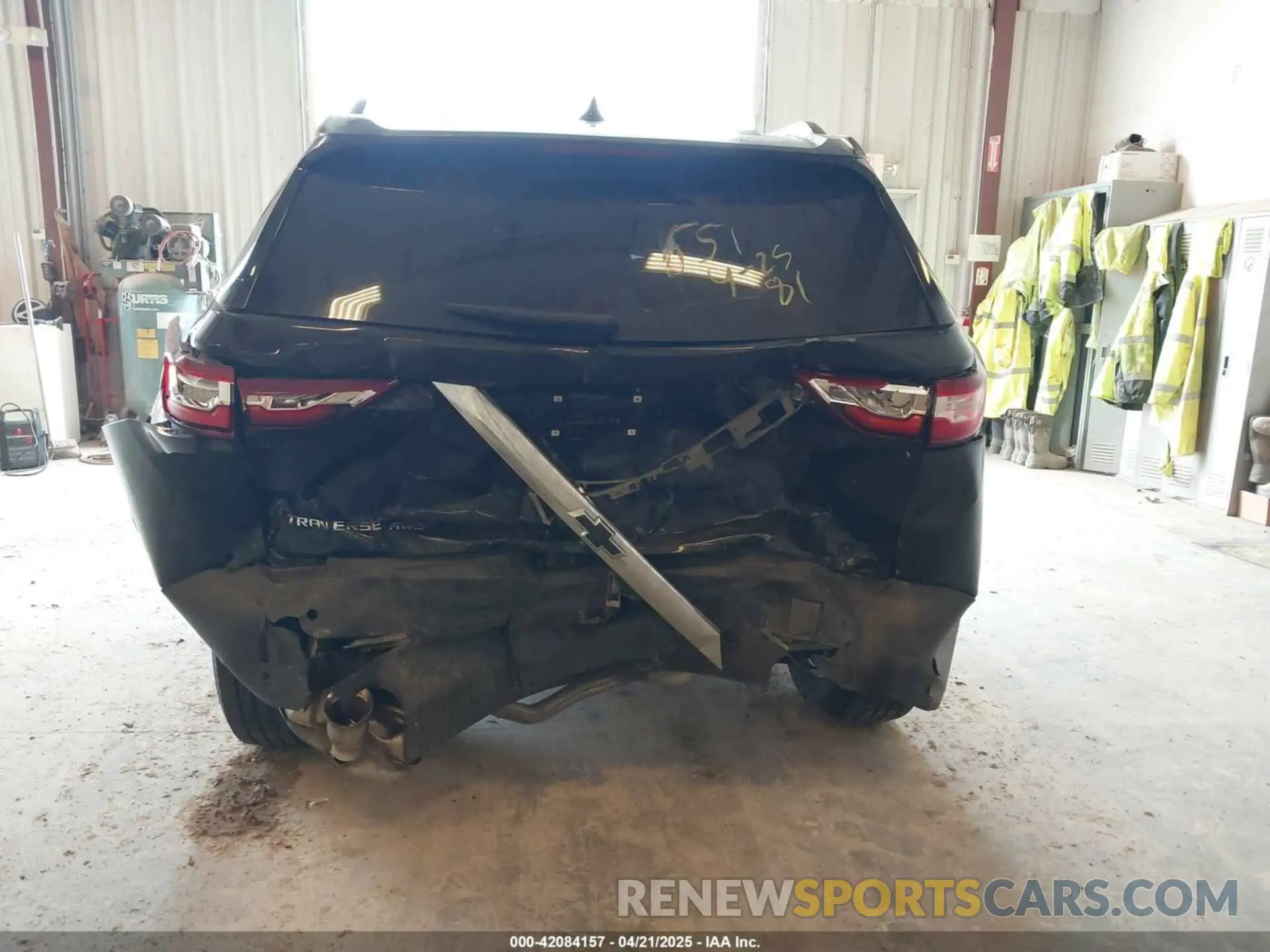 6 Photograph of a damaged car 1GNEVGKW1MJ153396 CHEVROLET TRAVERSE 2021