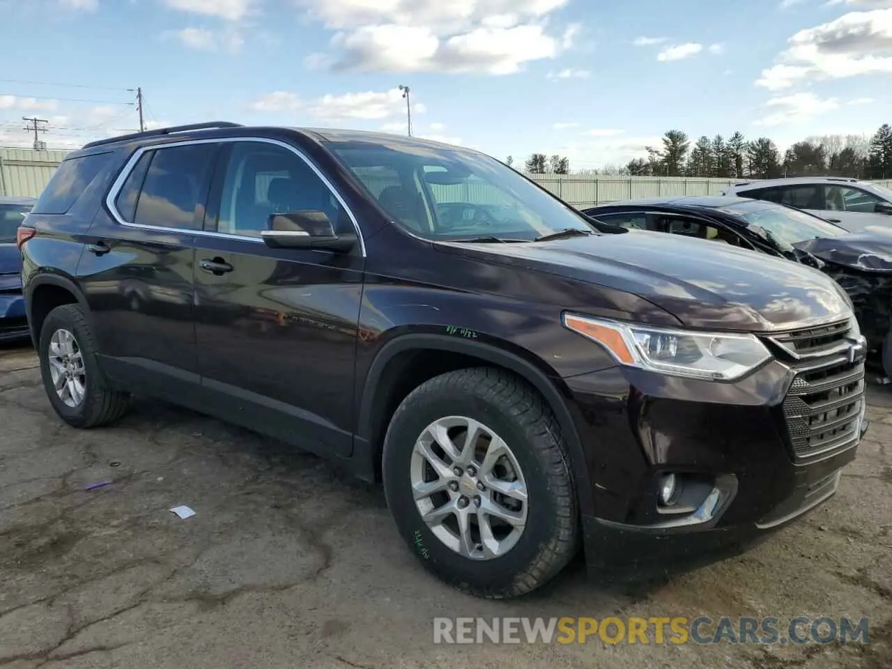 4 Фотография поврежденного автомобиля 1GNEVGKW2MJ257833 CHEVROLET TRAVERSE 2021