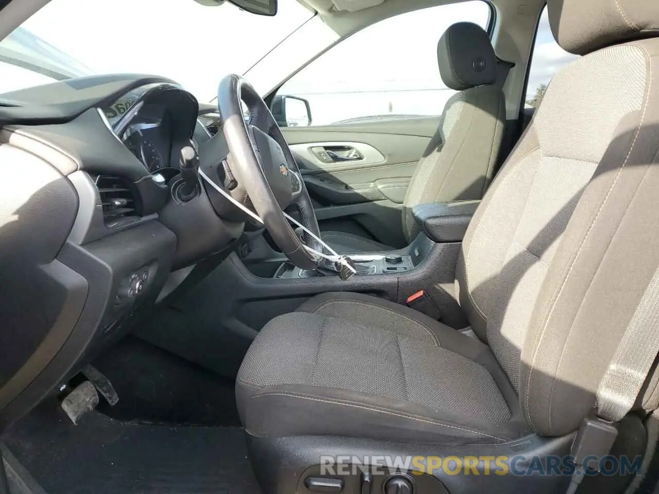 7 Фотография поврежденного автомобиля 1GNEVGKW2MJ257833 CHEVROLET TRAVERSE 2021
