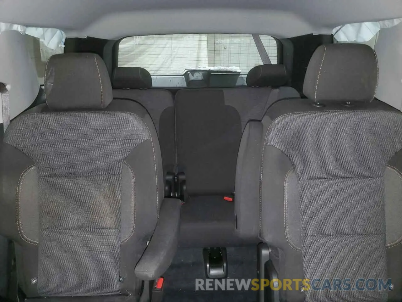 10 Фотография поврежденного автомобиля 1GNEVGKW3MJ135904 CHEVROLET TRAVERSE 2021