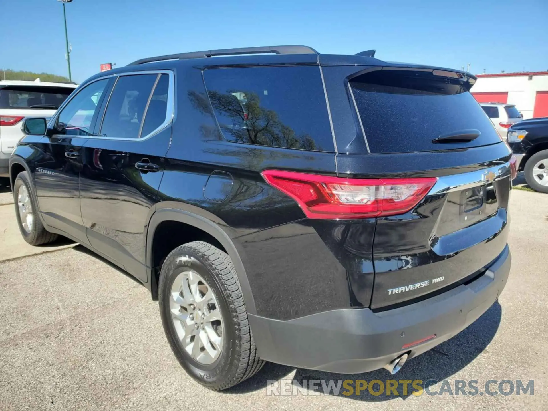 13 Photograph of a damaged car 1GNEVGKW4MJ184643 CHEVROLET TRAVERSE 2021