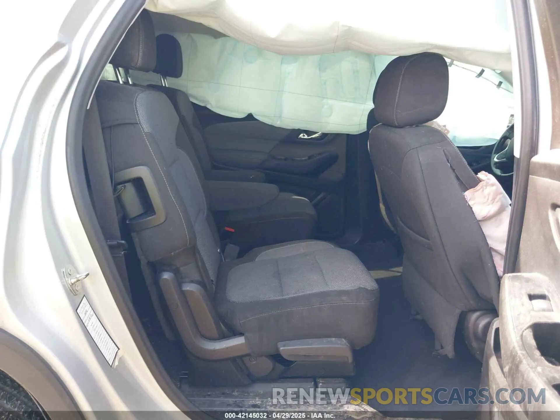 8 Фотография поврежденного автомобиля 1GNEVGKW6MJ162515 CHEVROLET TRAVERSE 2021