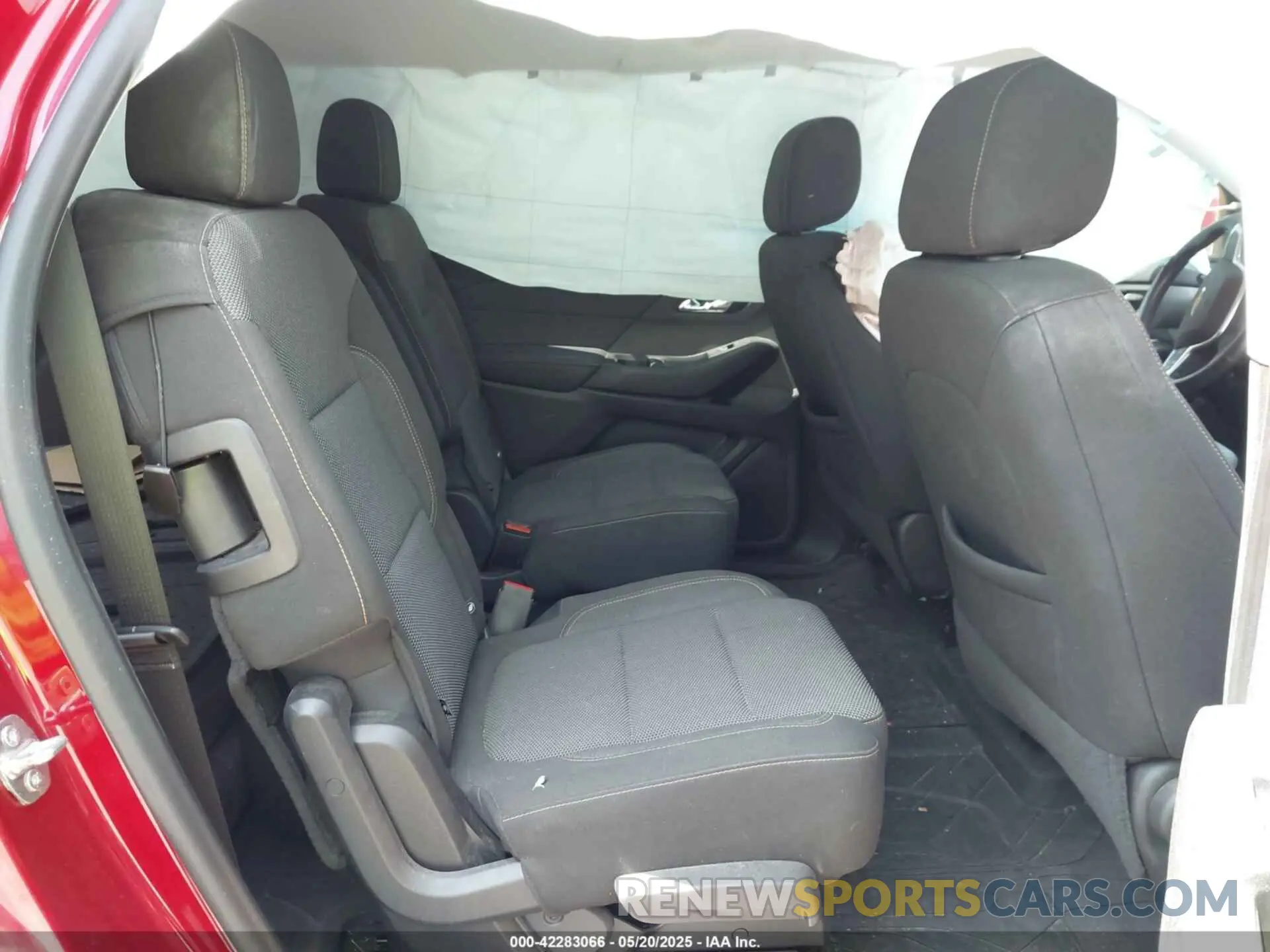 8 Photograph of a damaged car 1GNEVGKW7MJ171854 CHEVROLET TRAVERSE 2021