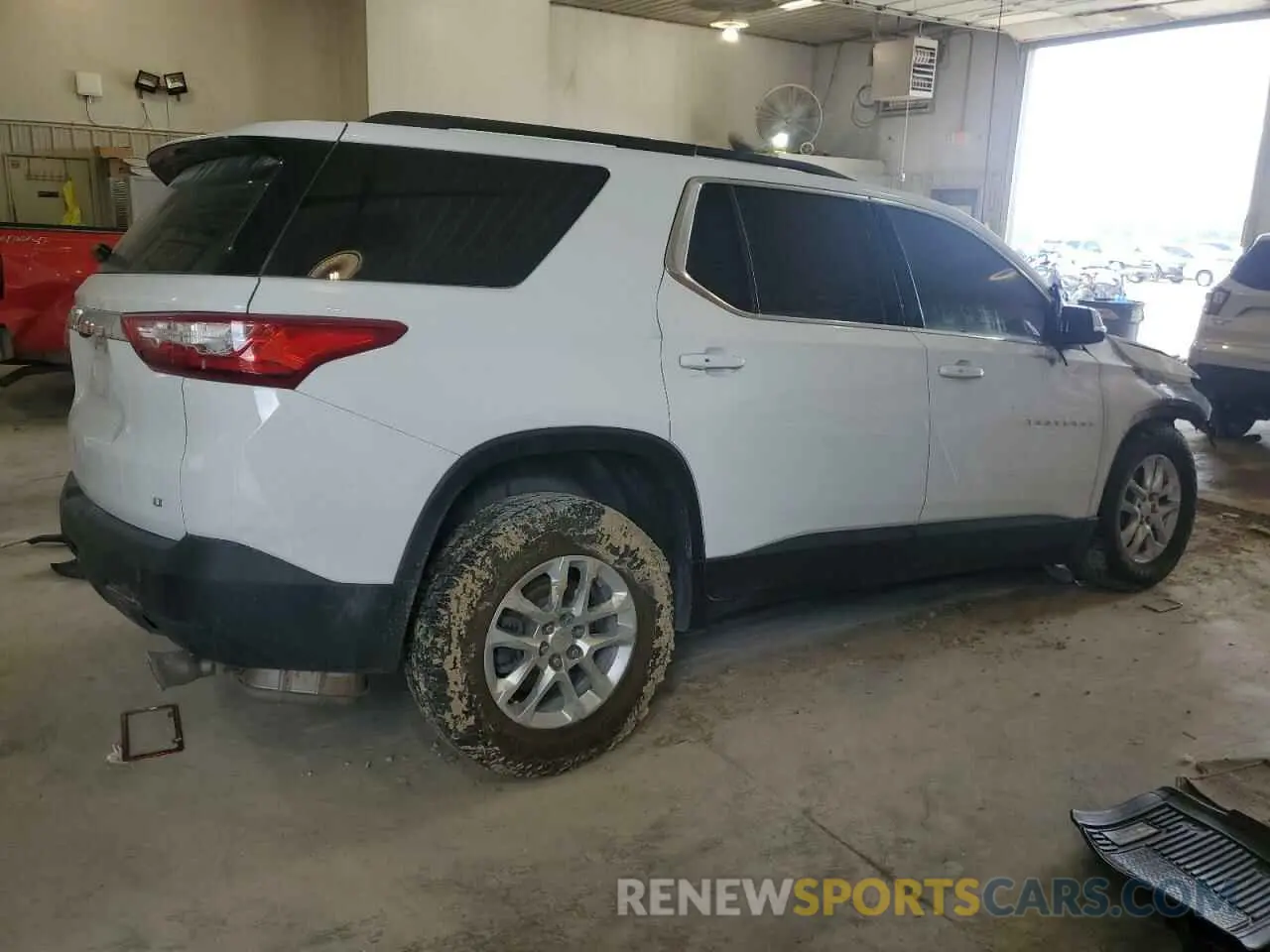 3 Photograph of a damaged car 1GNEVGKW9MJ105094 CHEVROLET TRAVERSE 2021