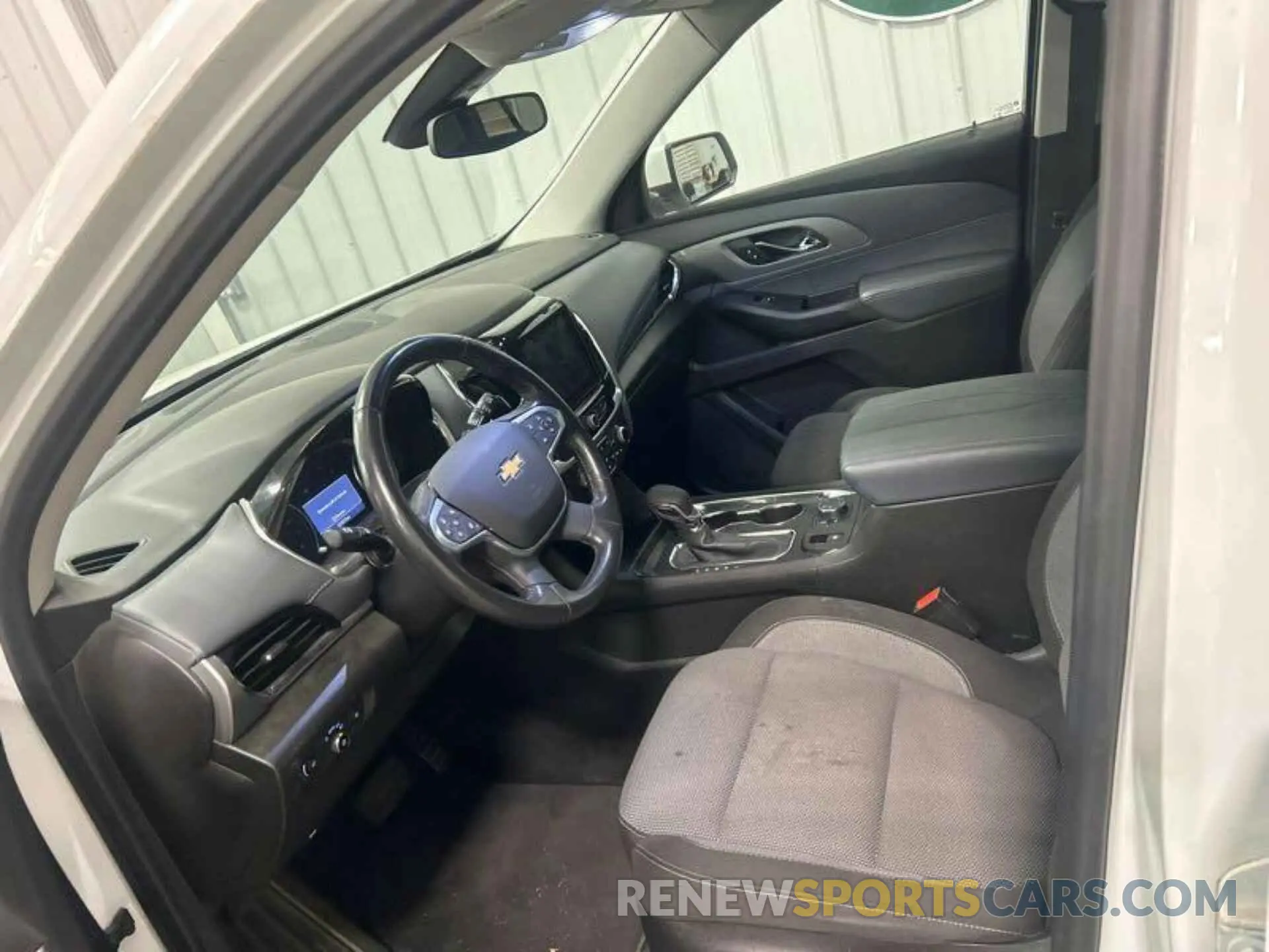 10 Photograph of a damaged car 1GNEVGKWXMJ158581 CHEVROLET TRAVERSE 2021