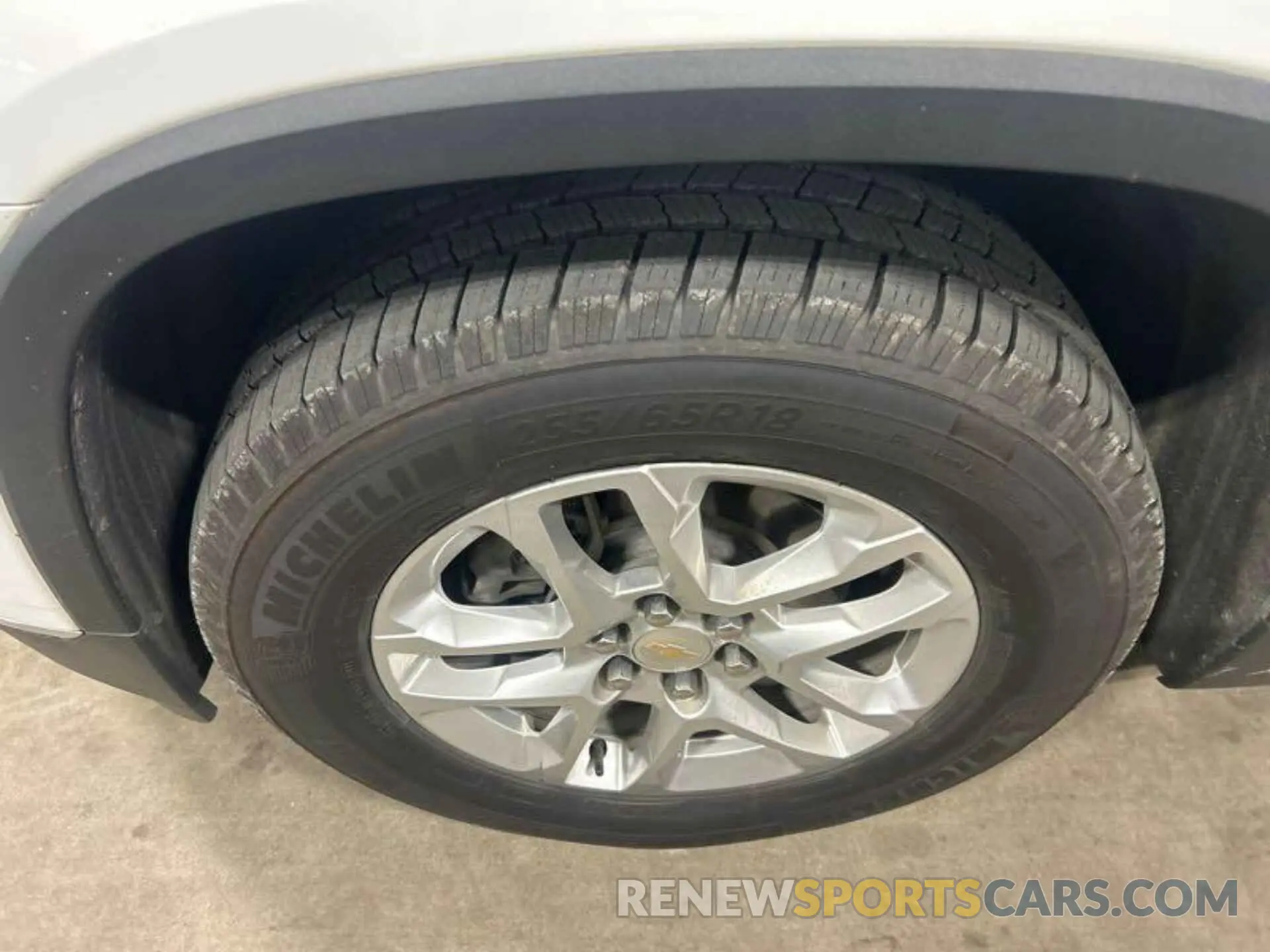 4 Photograph of a damaged car 1GNEVGKWXMJ158581 CHEVROLET TRAVERSE 2021