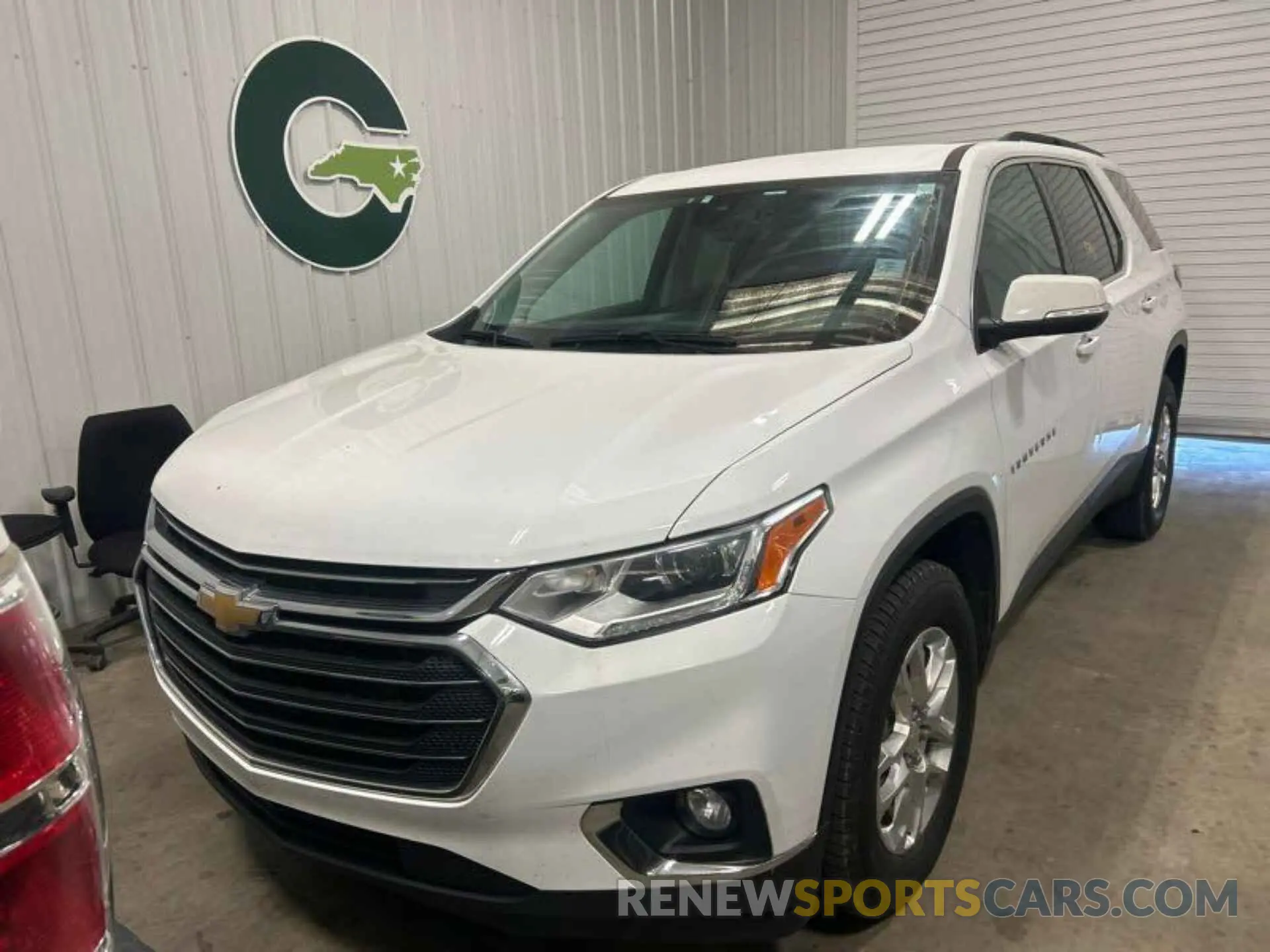 8 Photograph of a damaged car 1GNEVGKWXMJ158581 CHEVROLET TRAVERSE 2021