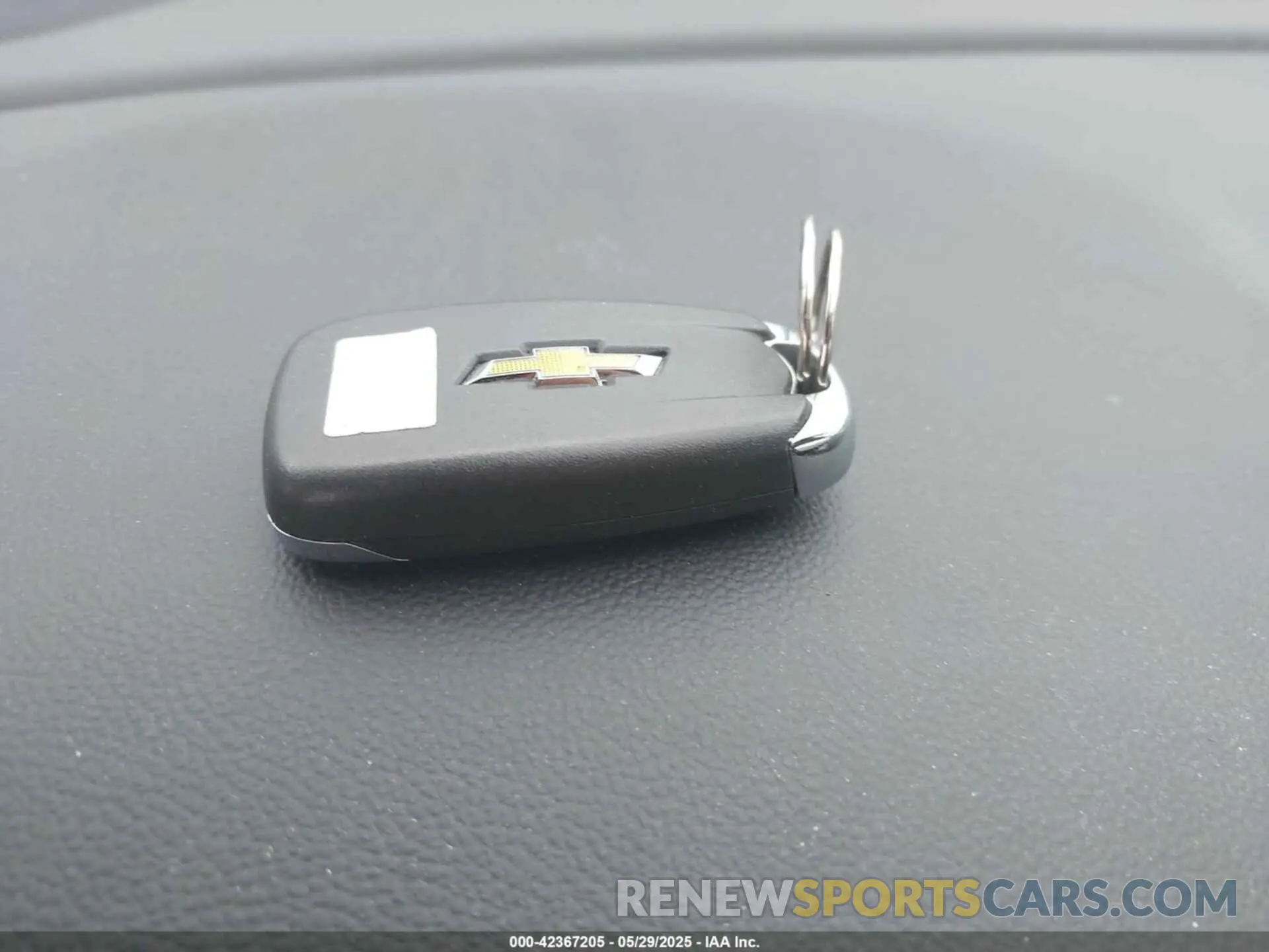 11 Photograph of a damaged car 1GNEVHKW1MJ129878 CHEVROLET TRAVERSE 2021