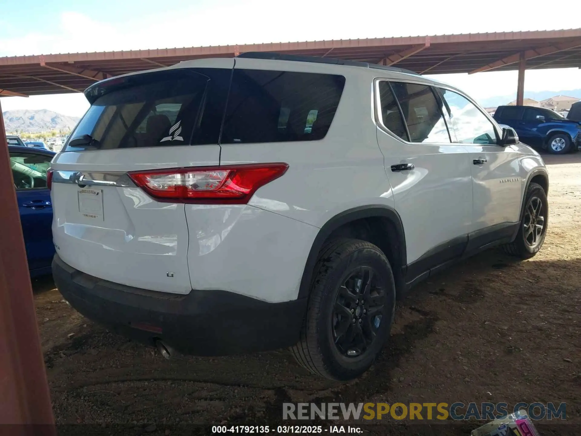 4 Photograph of a damaged car 1GNEVHKW2MJ222473 CHEVROLET TRAVERSE 2021