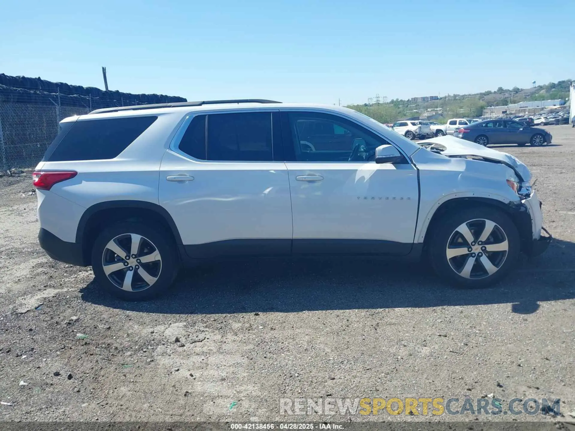 13 Фотография поврежденного автомобиля 1GNEVHKW3MJ151106 CHEVROLET TRAVERSE 2021