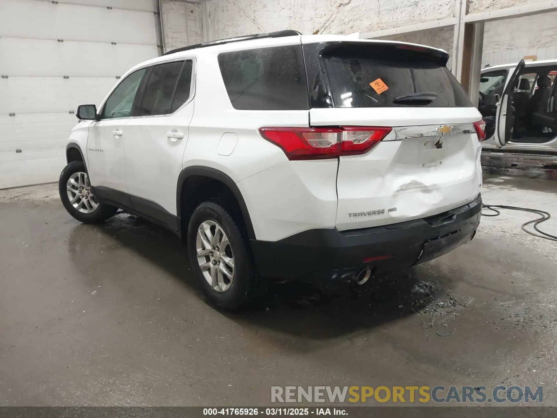 3 Photograph of a damaged car 1GNEVHKW3MJ220313 CHEVROLET TRAVERSE 2021