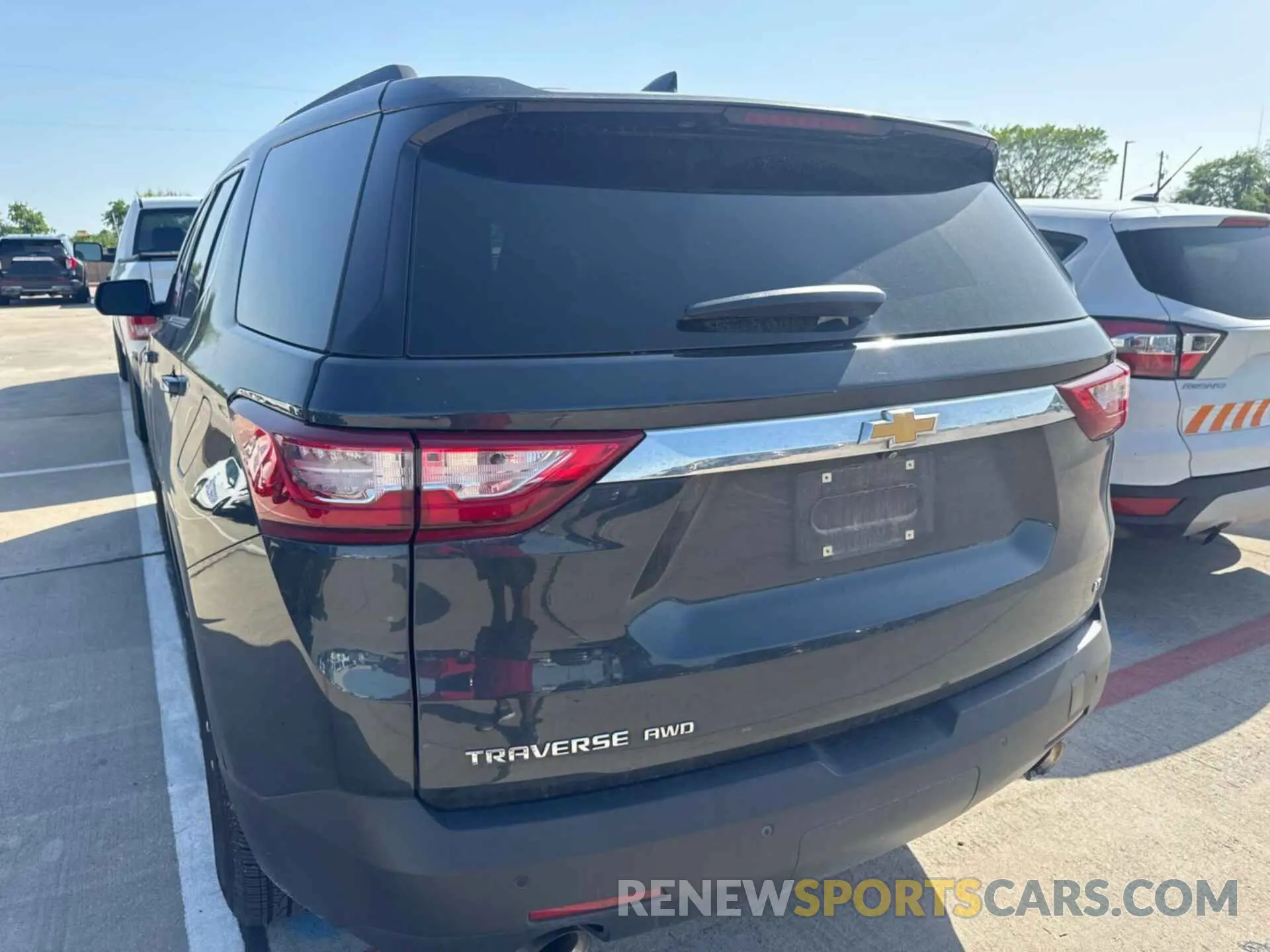 3 Фотография поврежденного автомобиля 1GNEVHKW4MJ184664 CHEVROLET TRAVERSE 2021
