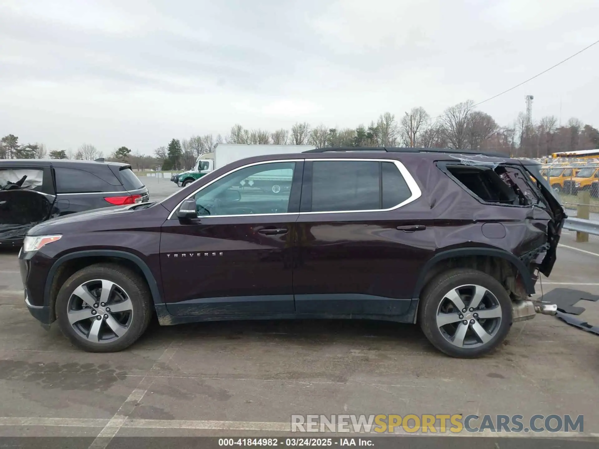 14 Photograph of a damaged car 1GNEVHKW4MJ211443 CHEVROLET TRAVERSE 2021