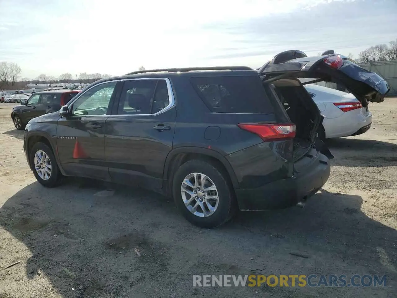 2 Photograph of a damaged car 1GNEVHKW6MJ104474 CHEVROLET TRAVERSE 2021