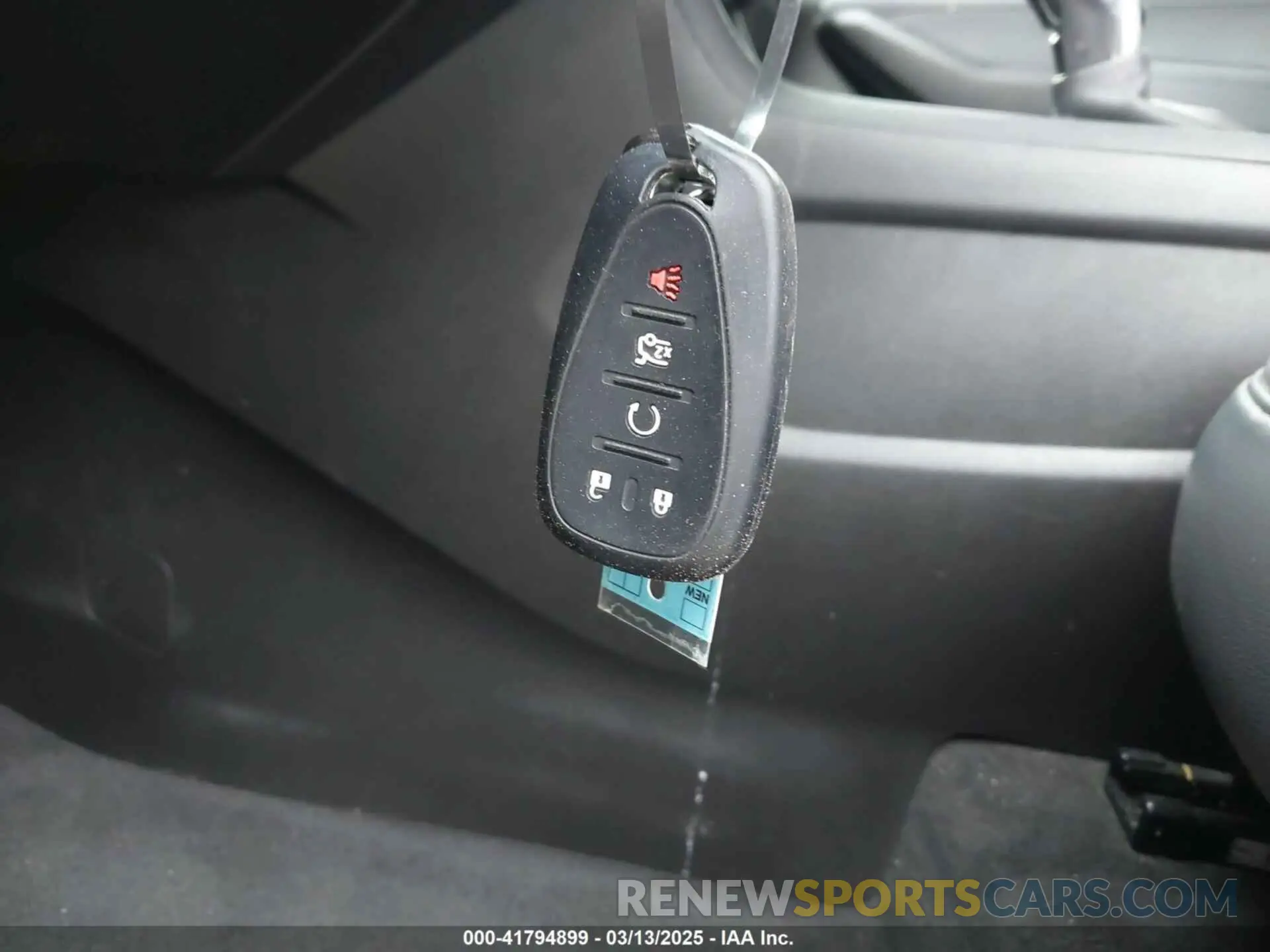 11 Photograph of a damaged car 1GNEVHKW6MJ214098 CHEVROLET TRAVERSE 2021