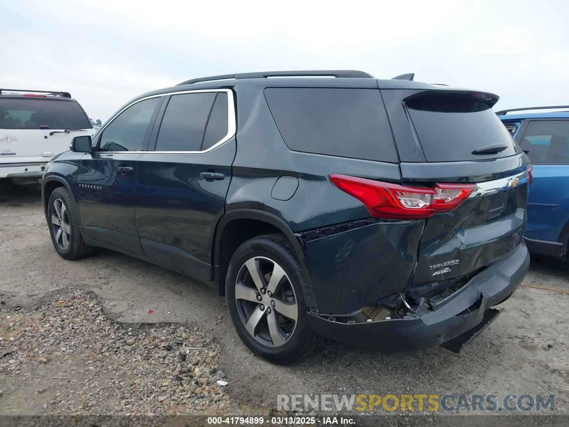 3 Photograph of a damaged car 1GNEVHKW6MJ214098 CHEVROLET TRAVERSE 2021