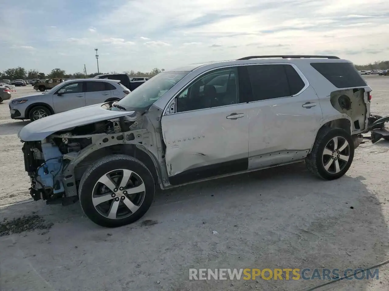 1 Photograph of a damaged car 1GNEVHKW8MJ207573 CHEVROLET TRAVERSE 2021