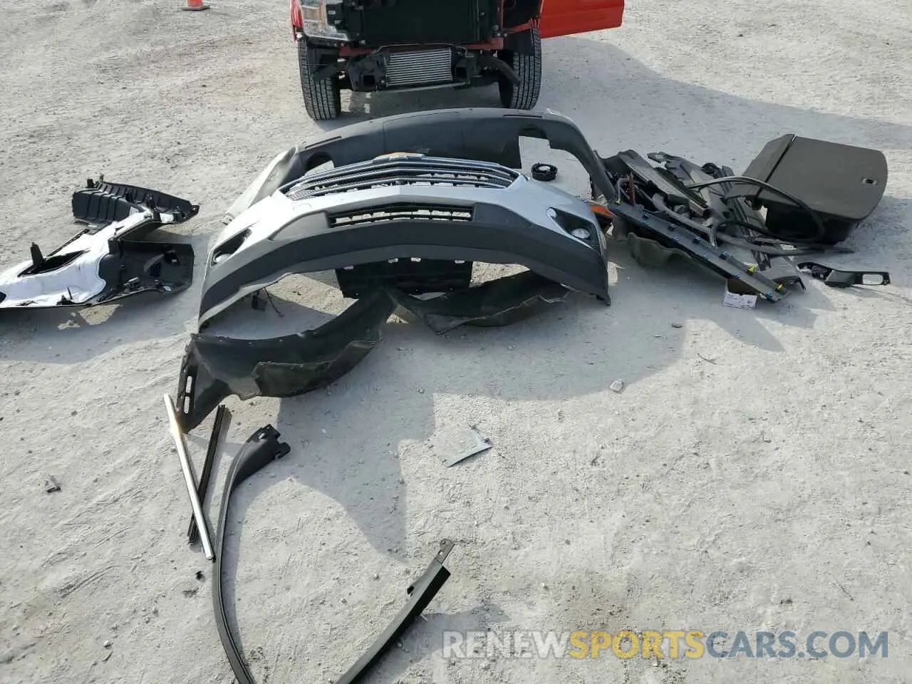 13 Photograph of a damaged car 1GNEVHKW8MJ207573 CHEVROLET TRAVERSE 2021