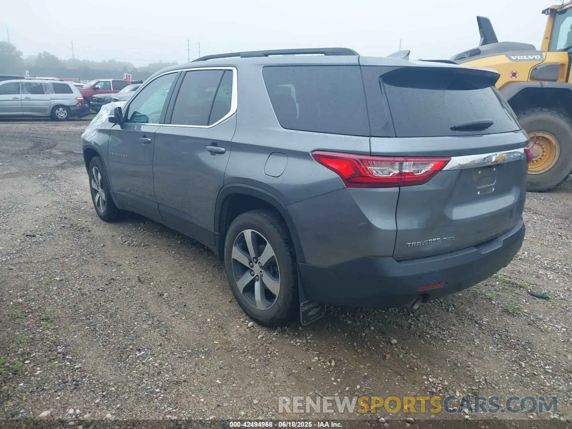 3 Photograph of a damaged car 1GNEVHKWXMJ220888 CHEVROLET TRAVERSE 2021