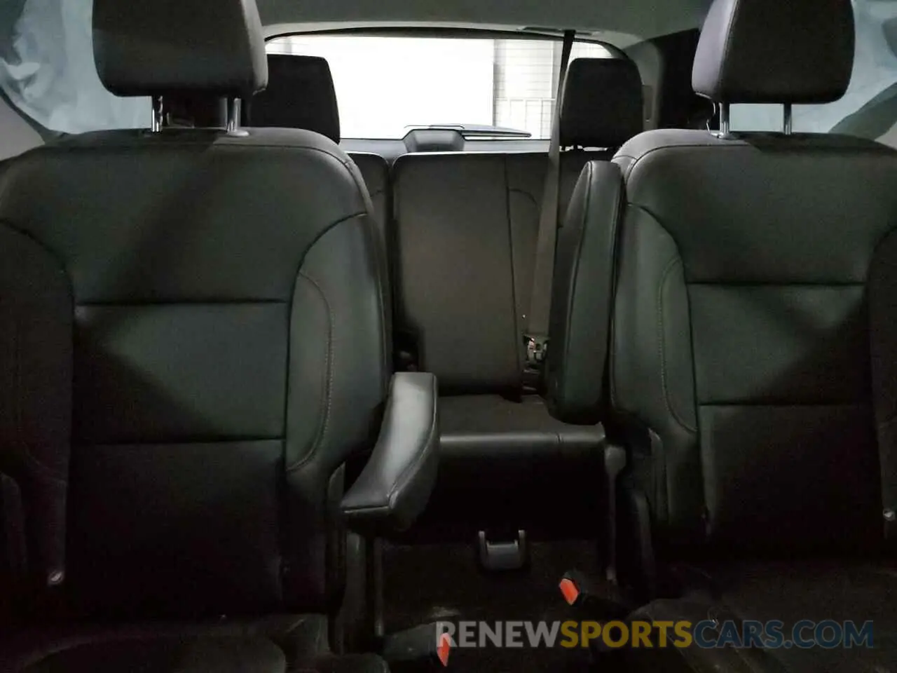 10 Photograph of a damaged car 1GNEVJKW1MJ101991 CHEVROLET TRAVERSE 2021