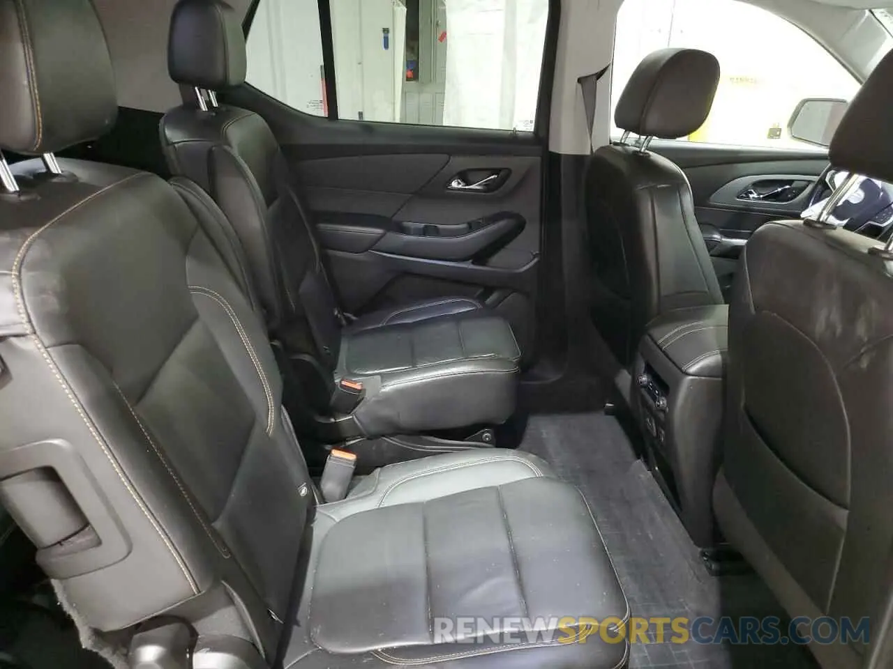 11 Photograph of a damaged car 1GNEVJKW2MJ218088 CHEVROLET TRAVERSE 2021