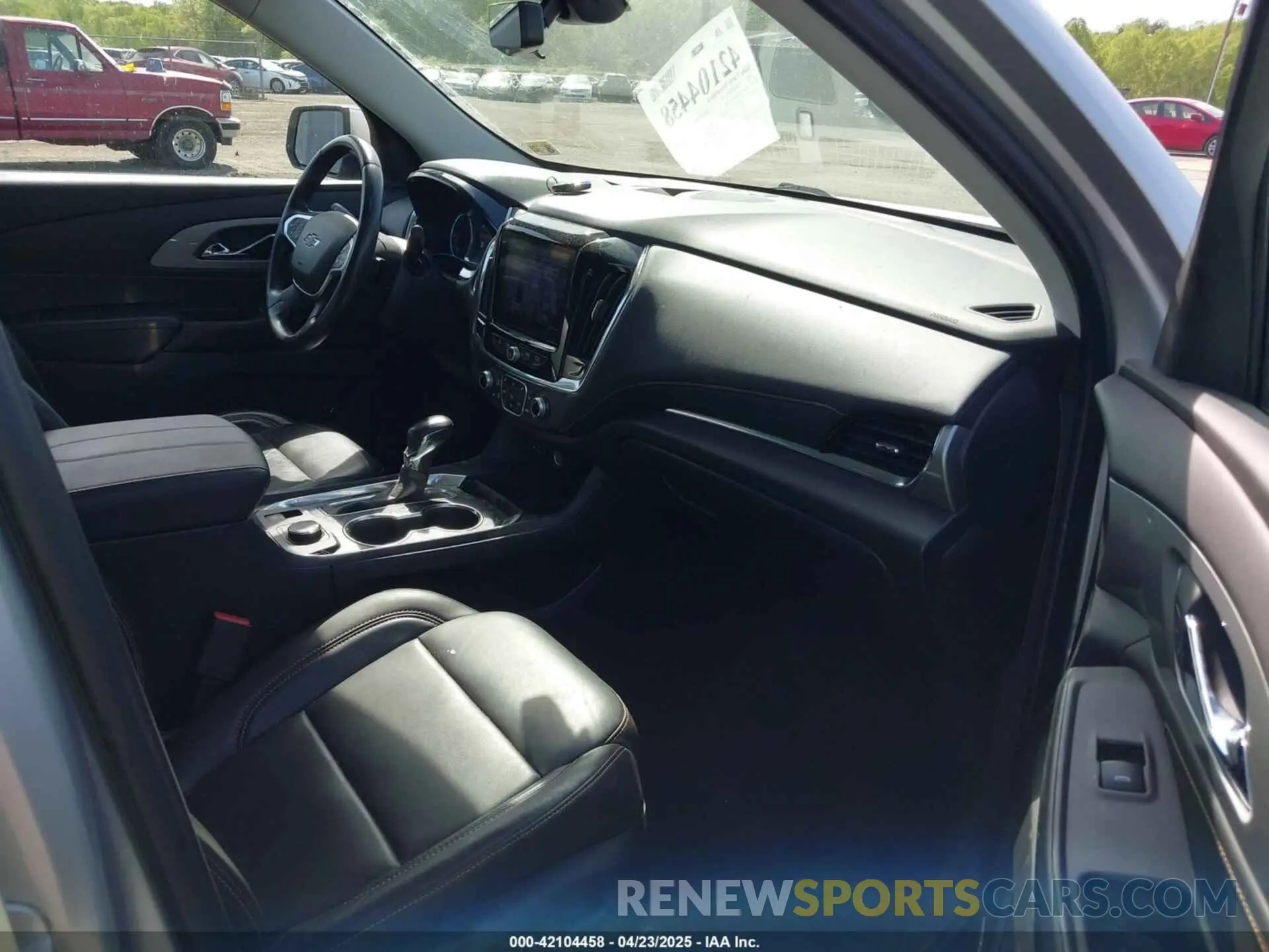5 Photograph of a damaged car 1GNEVJKW7MJ192118 CHEVROLET TRAVERSE 2021