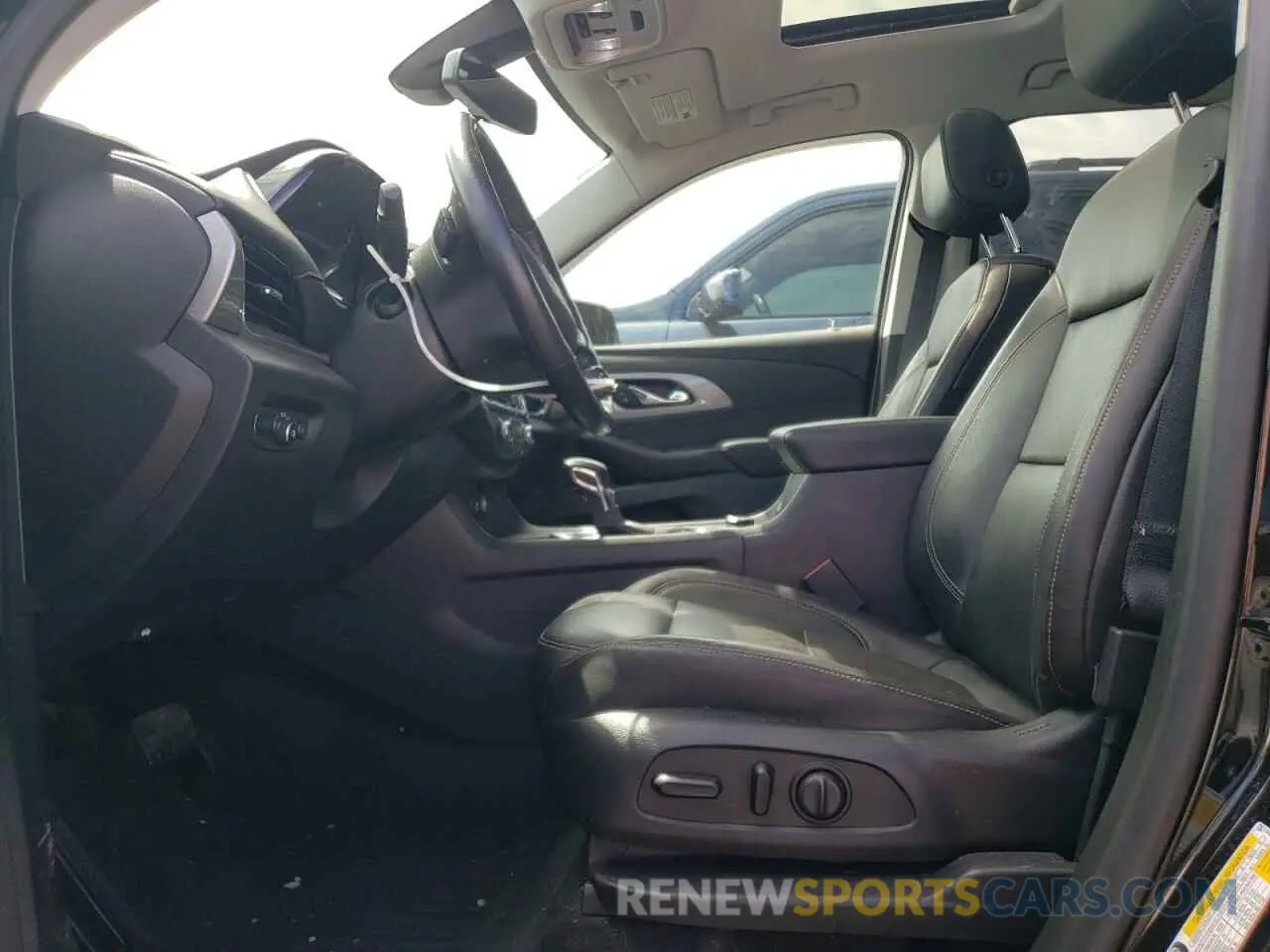 7 Photograph of a damaged car 1GNEVJKW8MJ108730 CHEVROLET TRAVERSE 2021