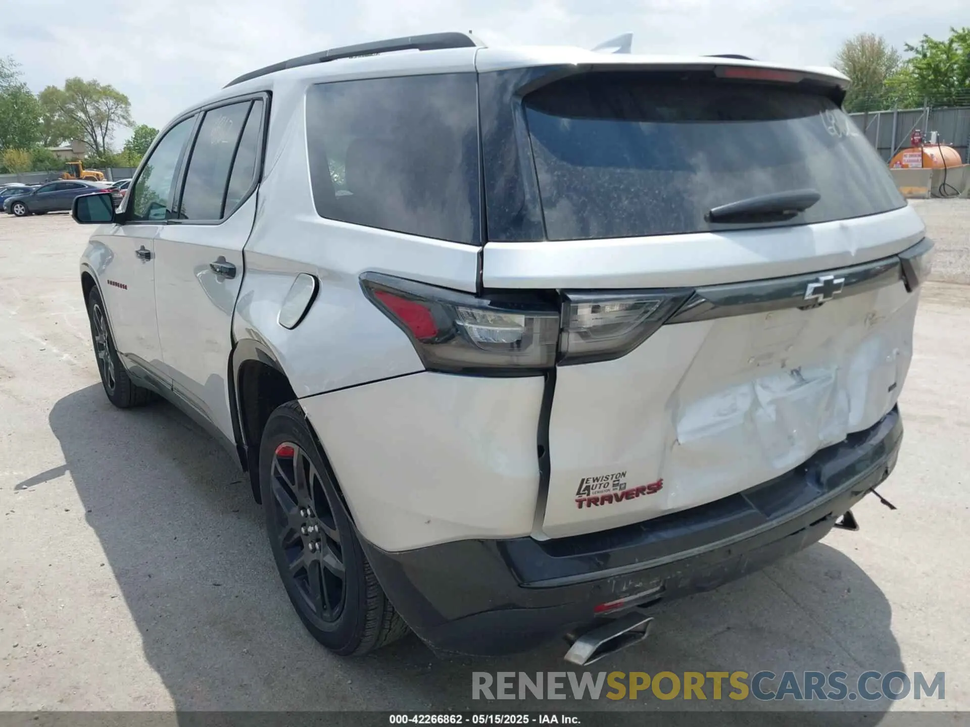 6 Photograph of a damaged car 1GNEVKKWXMJ159359 CHEVROLET TRAVERSE 2021