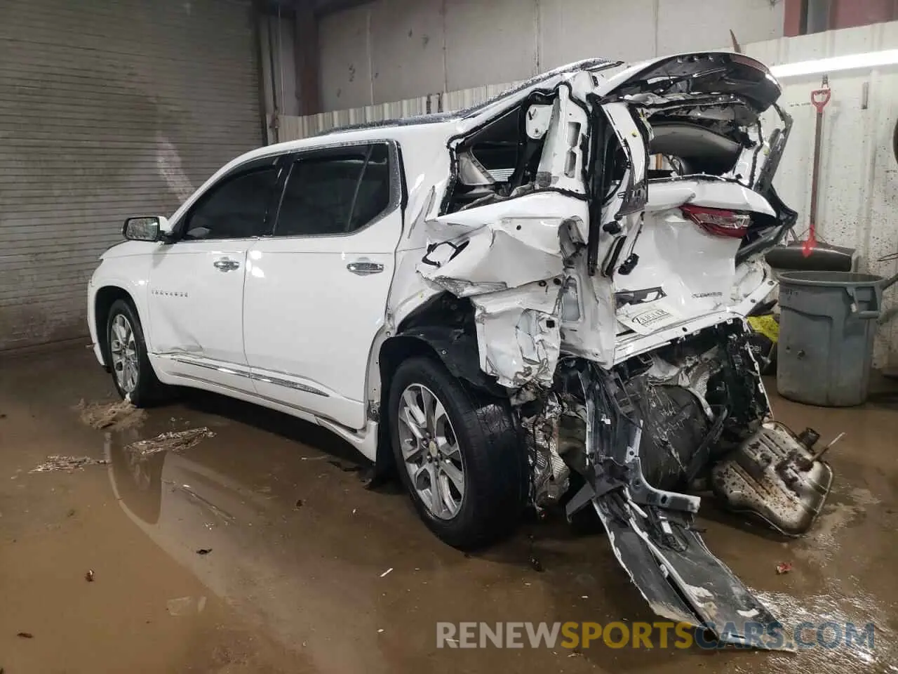 2 Photograph of a damaged car 1GNEVKKWXMJ162245 CHEVROLET TRAVERSE 2021