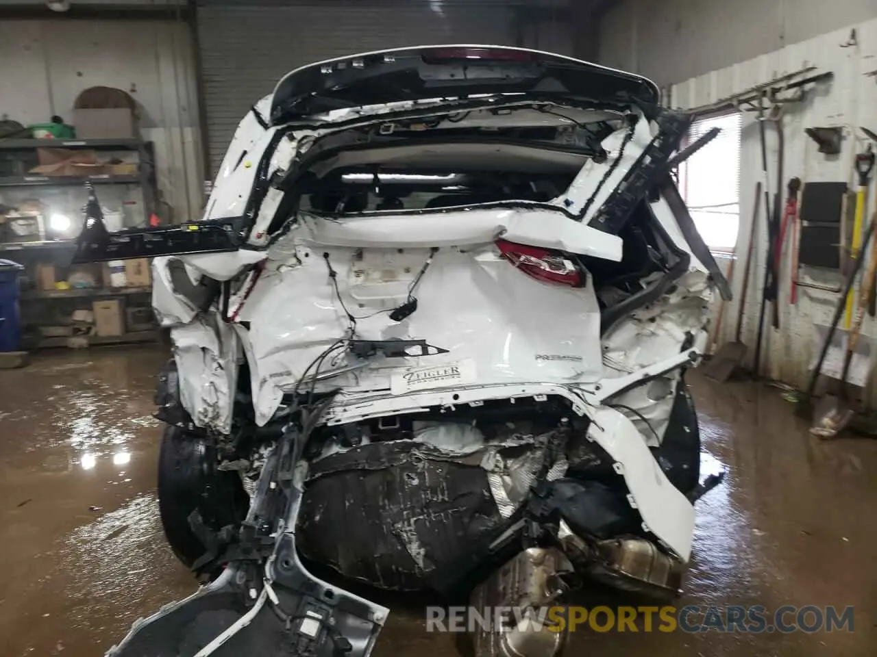 6 Photograph of a damaged car 1GNEVKKWXMJ162245 CHEVROLET TRAVERSE 2021