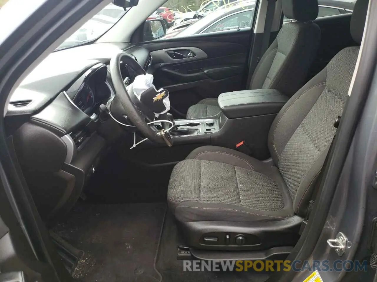 7 Photograph of a damaged car 1GNEVLKW8MJ169359 CHEVROLET TRAVERSE 2021