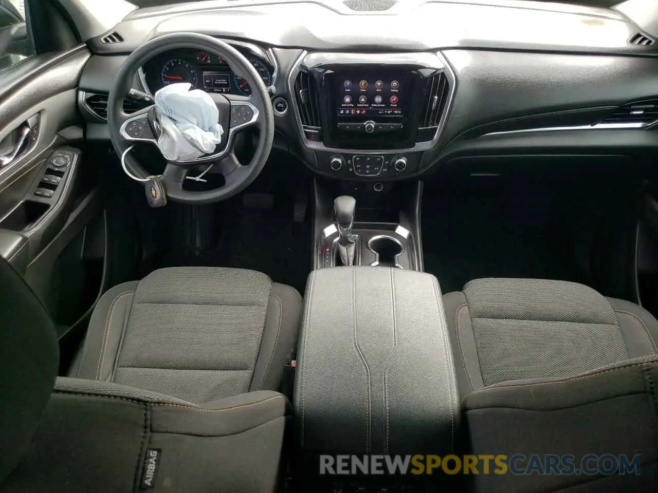 8 Photograph of a damaged car 1GNEVLKW8MJ169359 CHEVROLET TRAVERSE 2021
