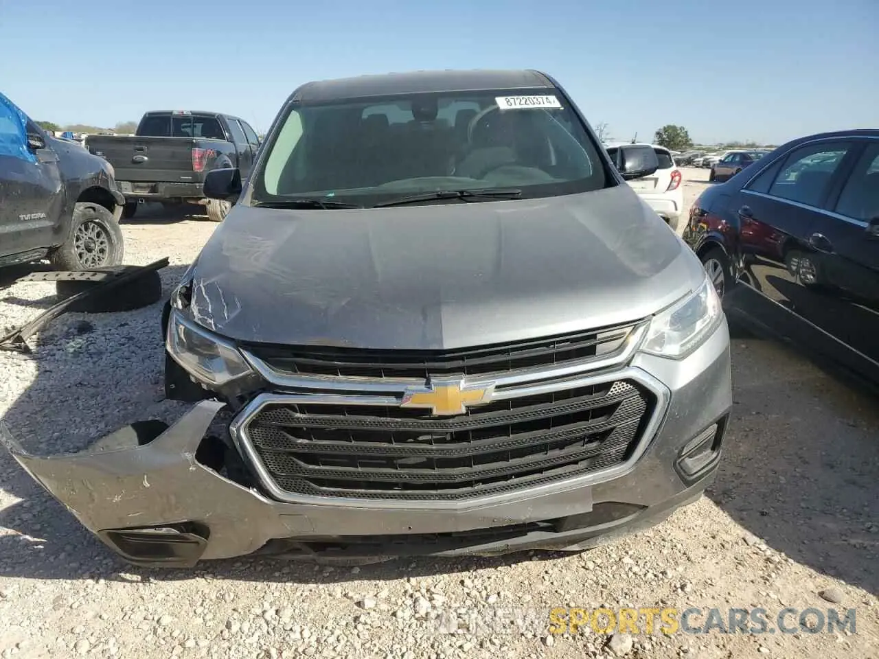 5 Photograph of a damaged car 1GNEVLKWXMJ107025 CHEVROLET TRAVERSE 2021