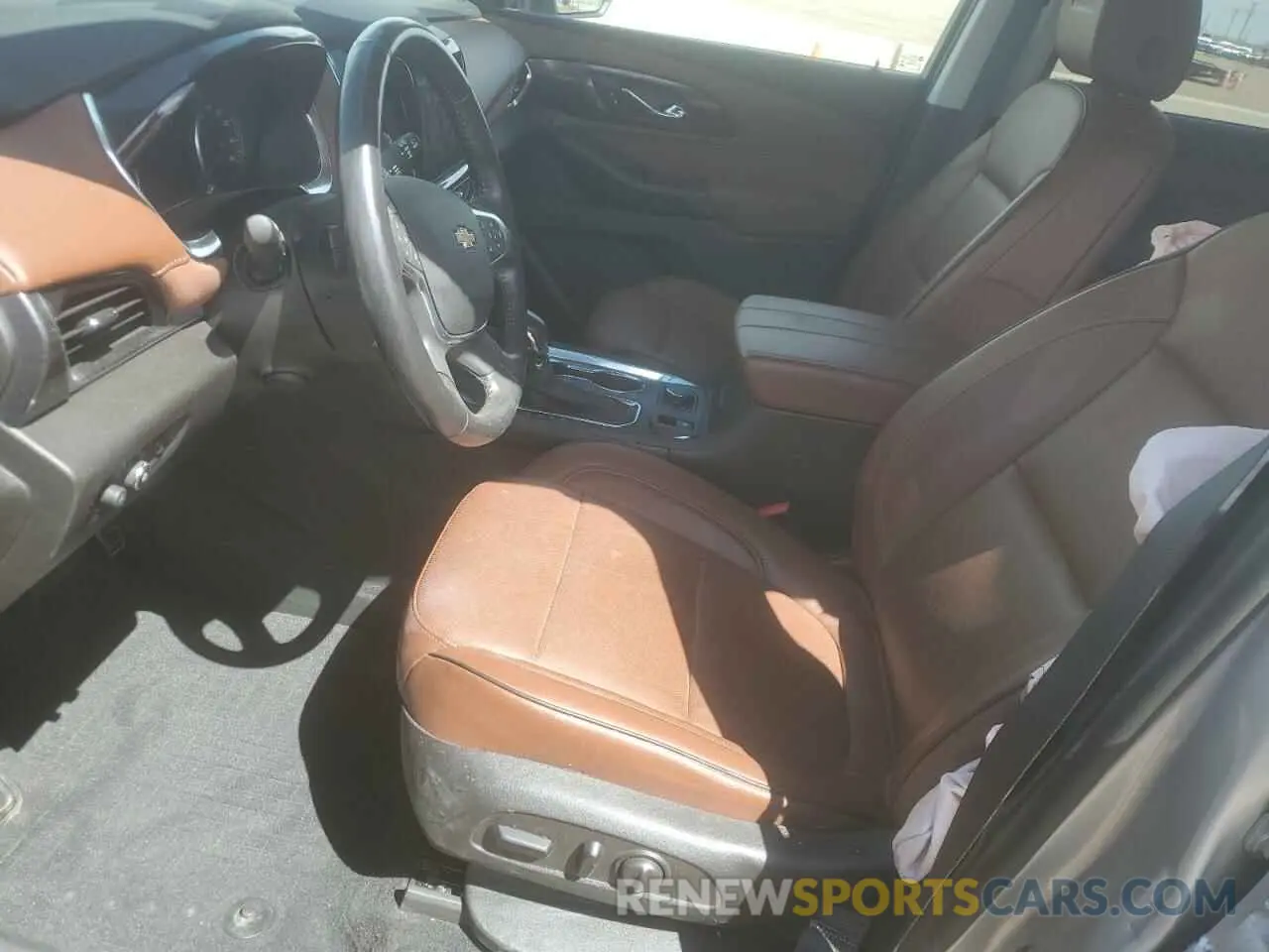 7 Photograph of a damaged car 1GNEVNKW6MJ243602 CHEVROLET TRAVERSE 2021