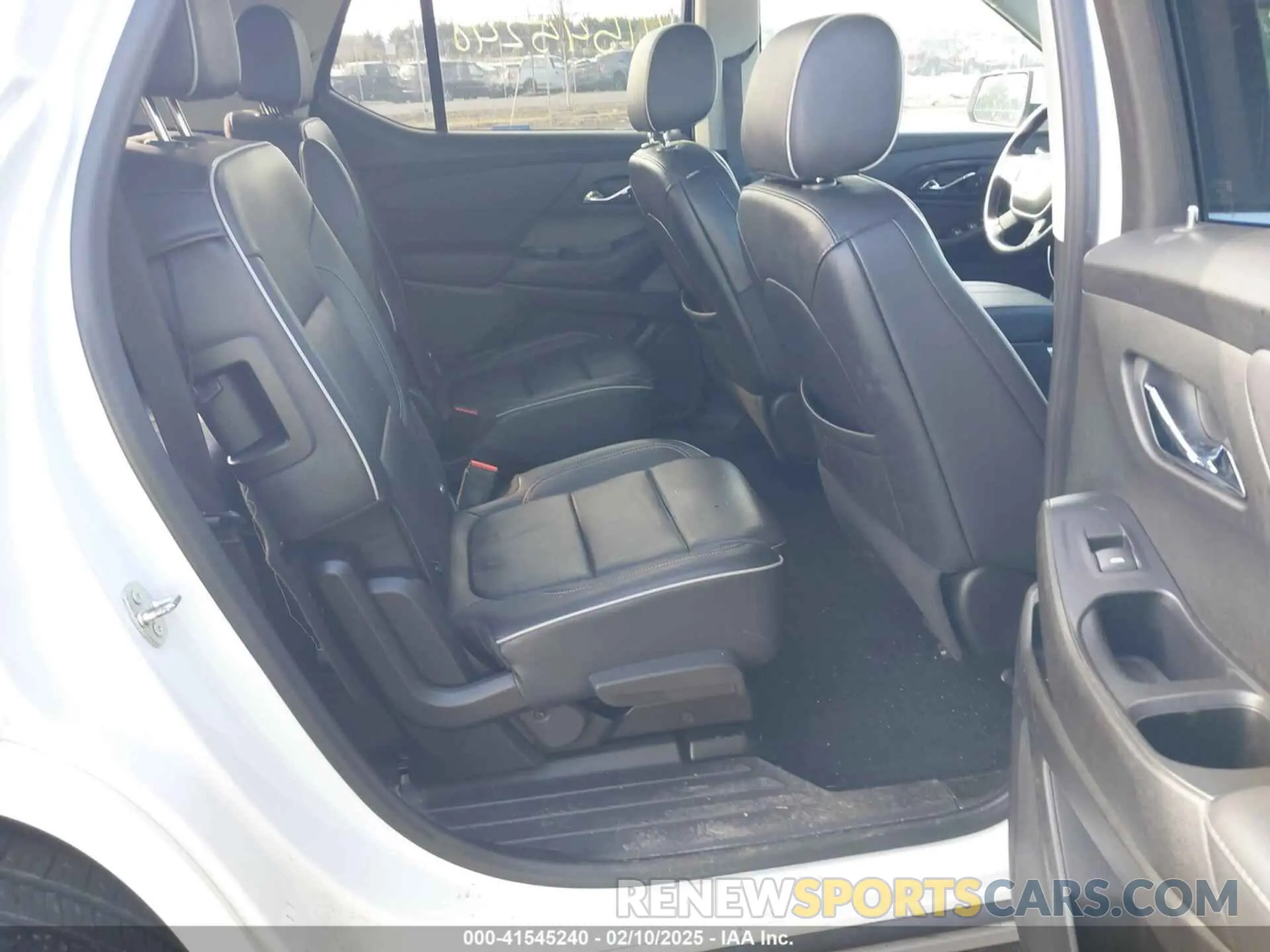 8 Photograph of a damaged car 1GNEVNKW9MJ200257 CHEVROLET TRAVERSE 2021