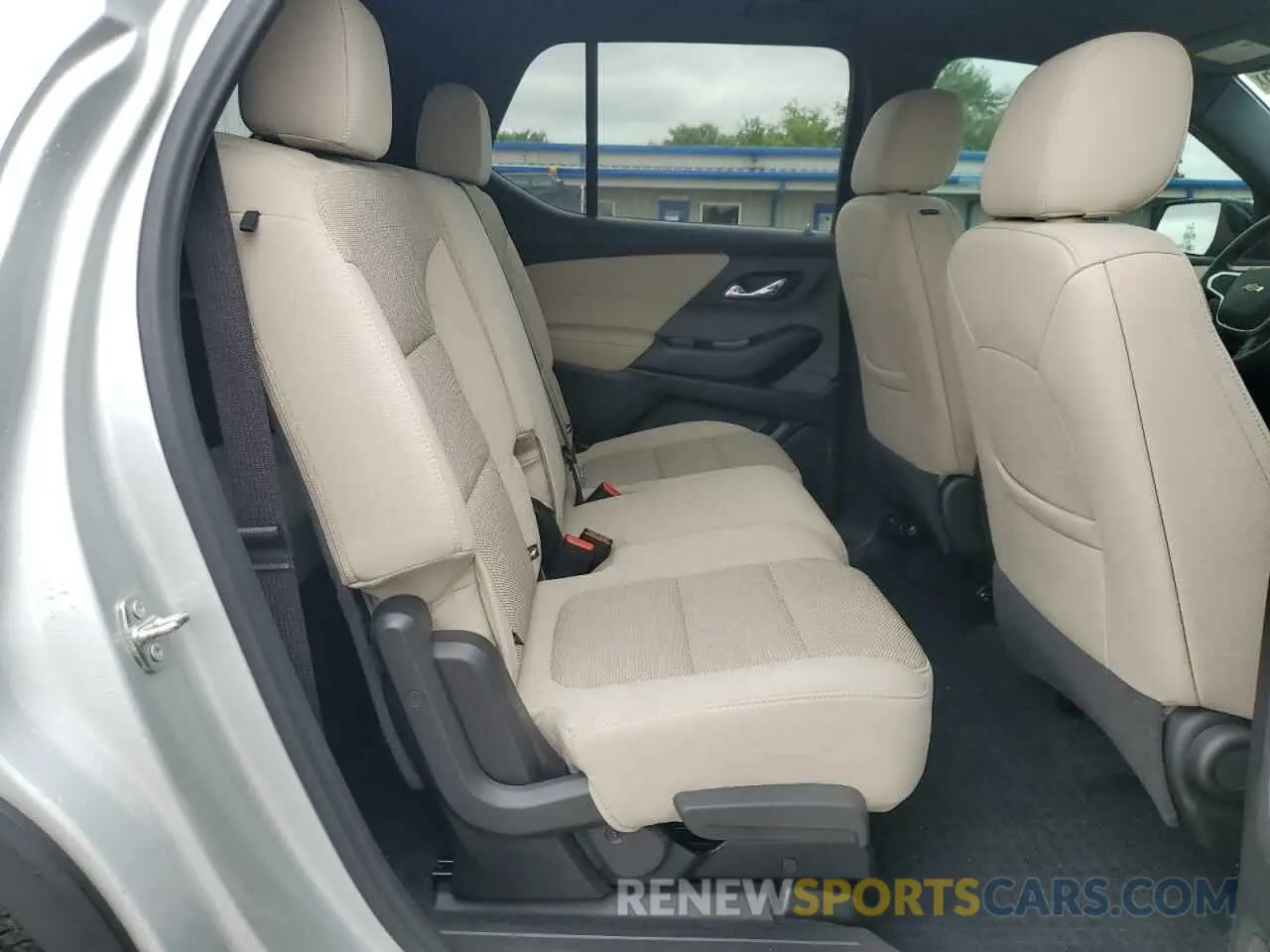 11 Photograph of a damaged car 1GNERFKW1NJ100987 CHEVROLET TRAVERSE 2022