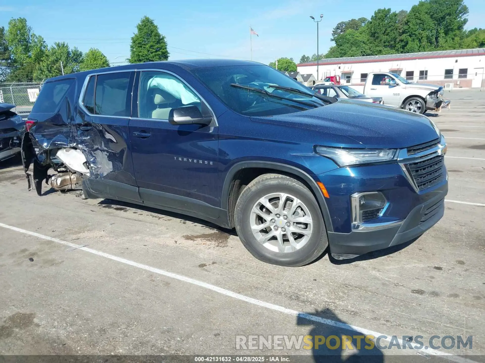 1 Photograph of a damaged car 1GNERFKW3NJ120416 CHEVROLET TRAVERSE 2022