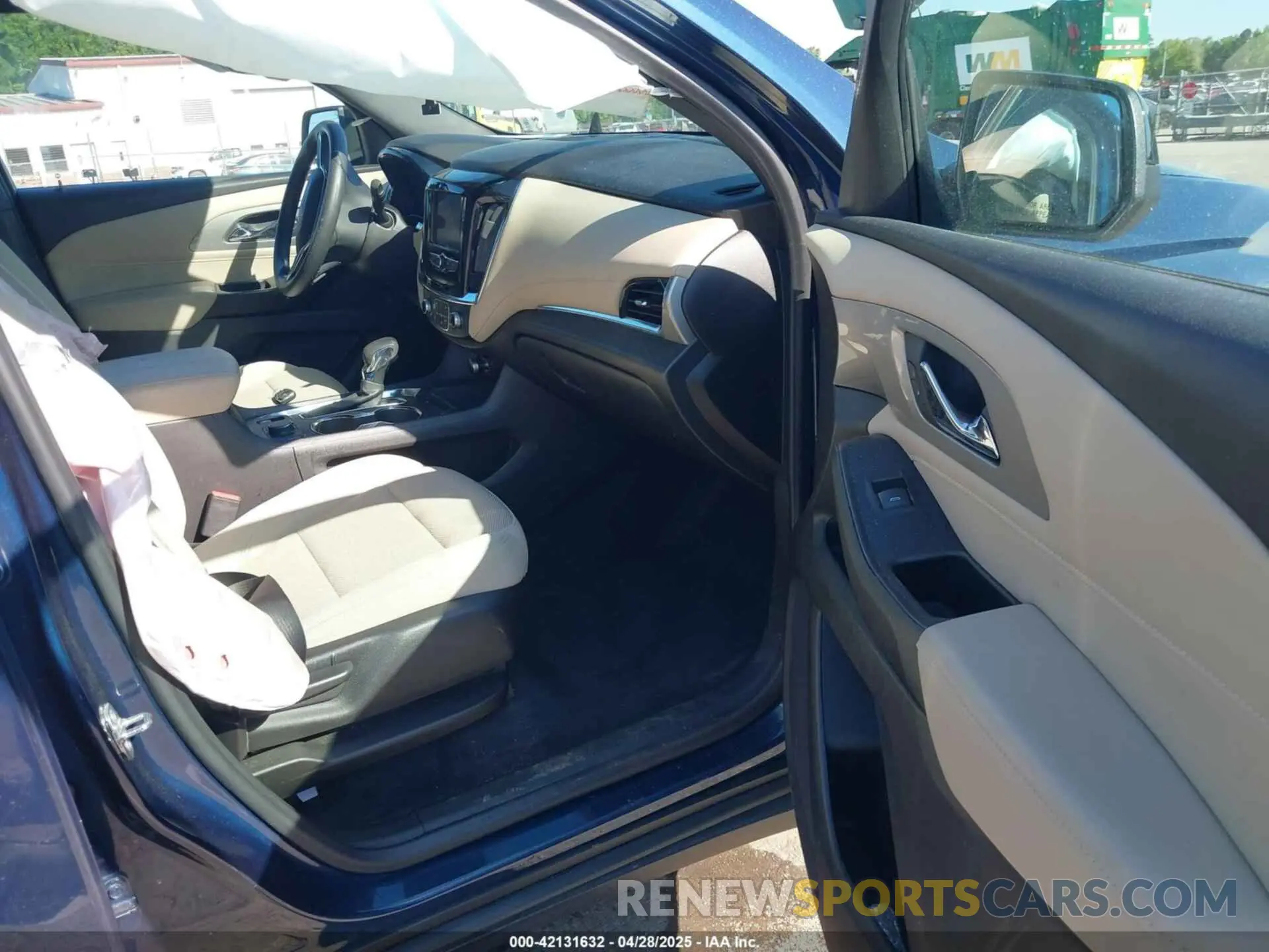 5 Photograph of a damaged car 1GNERFKW3NJ120416 CHEVROLET TRAVERSE 2022