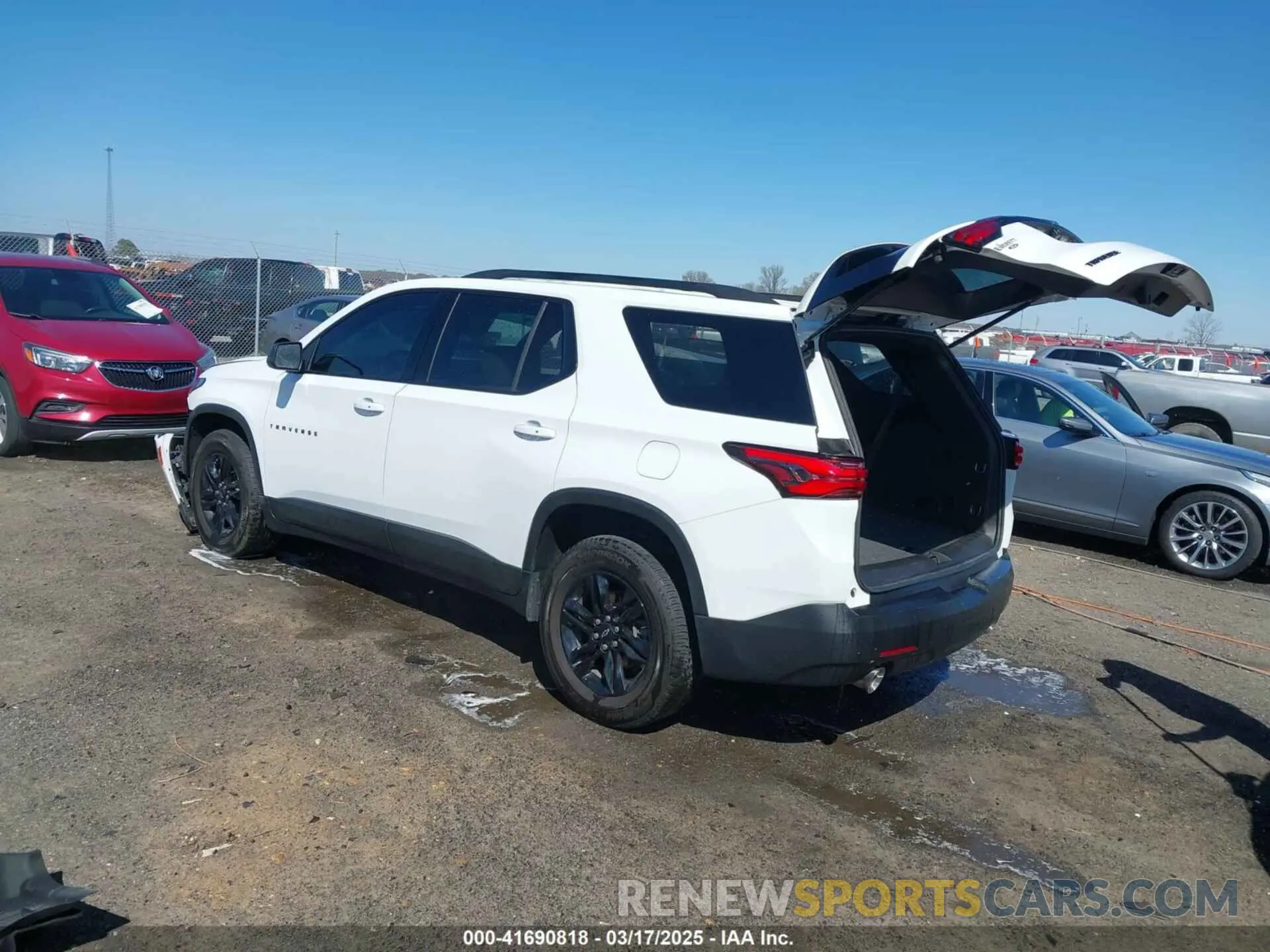 3 Фотография поврежденного автомобиля 1GNERFKW7NJ115171 CHEVROLET TRAVERSE 2022