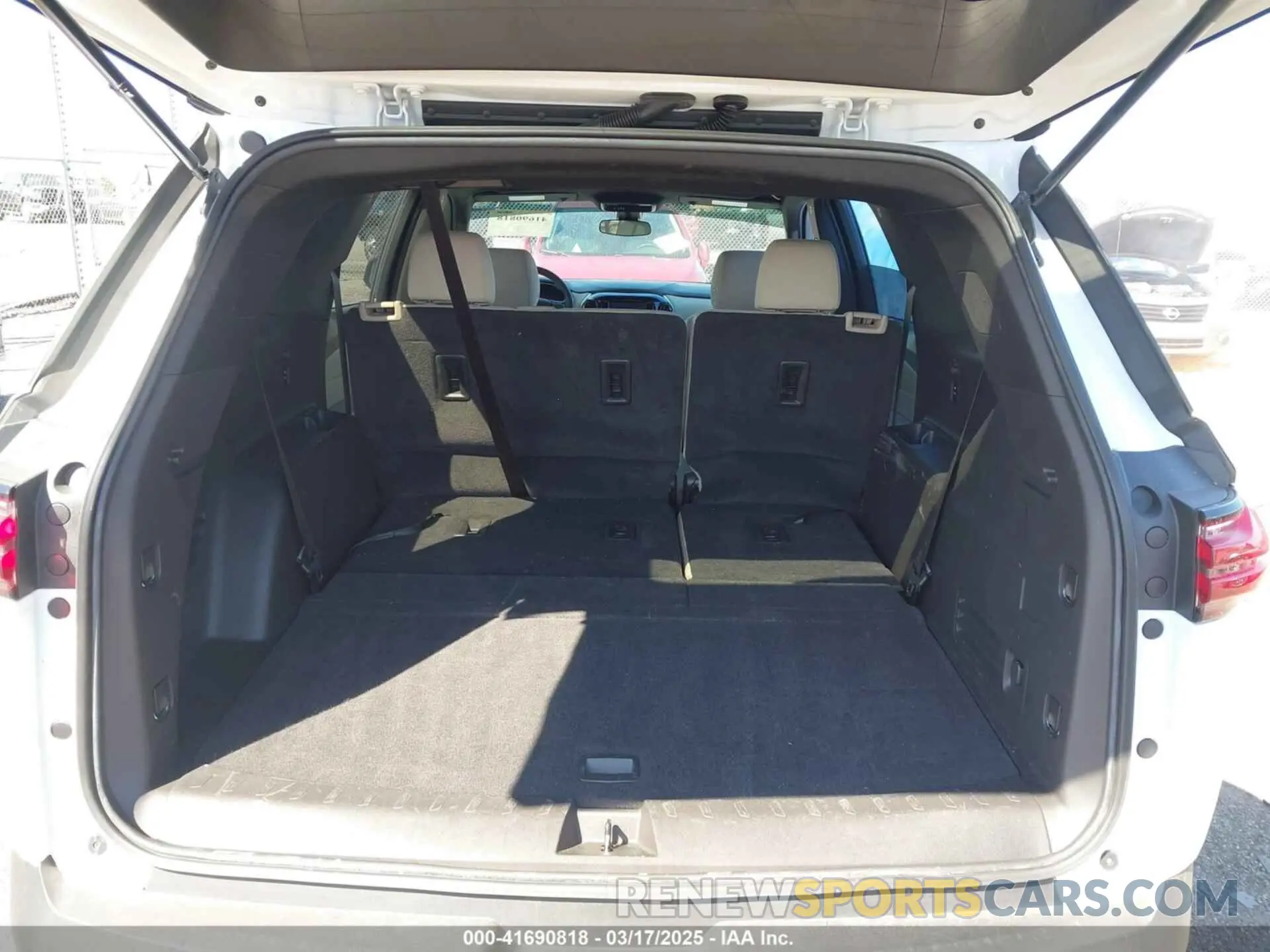 8 Фотография поврежденного автомобиля 1GNERFKW7NJ115171 CHEVROLET TRAVERSE 2022