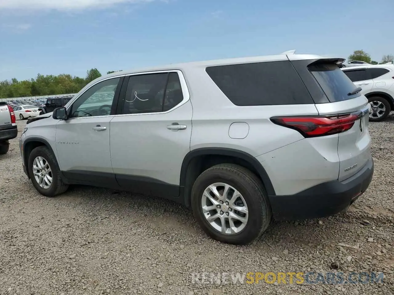 2 Фотография поврежденного автомобиля 1GNERFKW9NJ120260 CHEVROLET TRAVERSE 2022