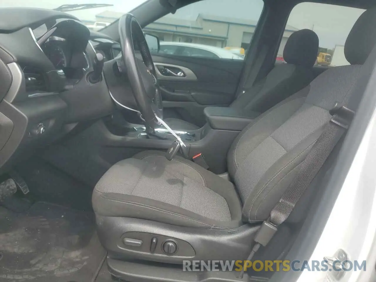 7 Photograph of a damaged car 1GNERGKW0NJ102168 CHEVROLET TRAVERSE 2022